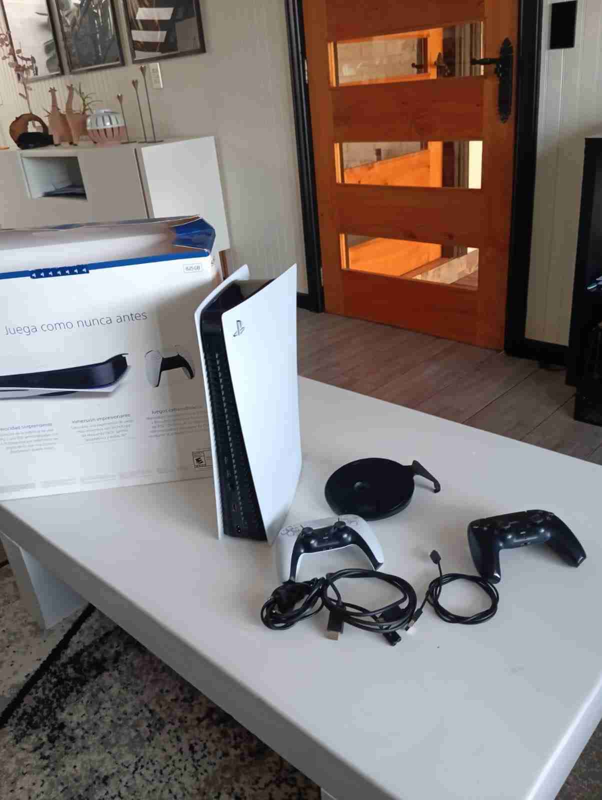 Consola PlayStation 5 con control - miniatura 5