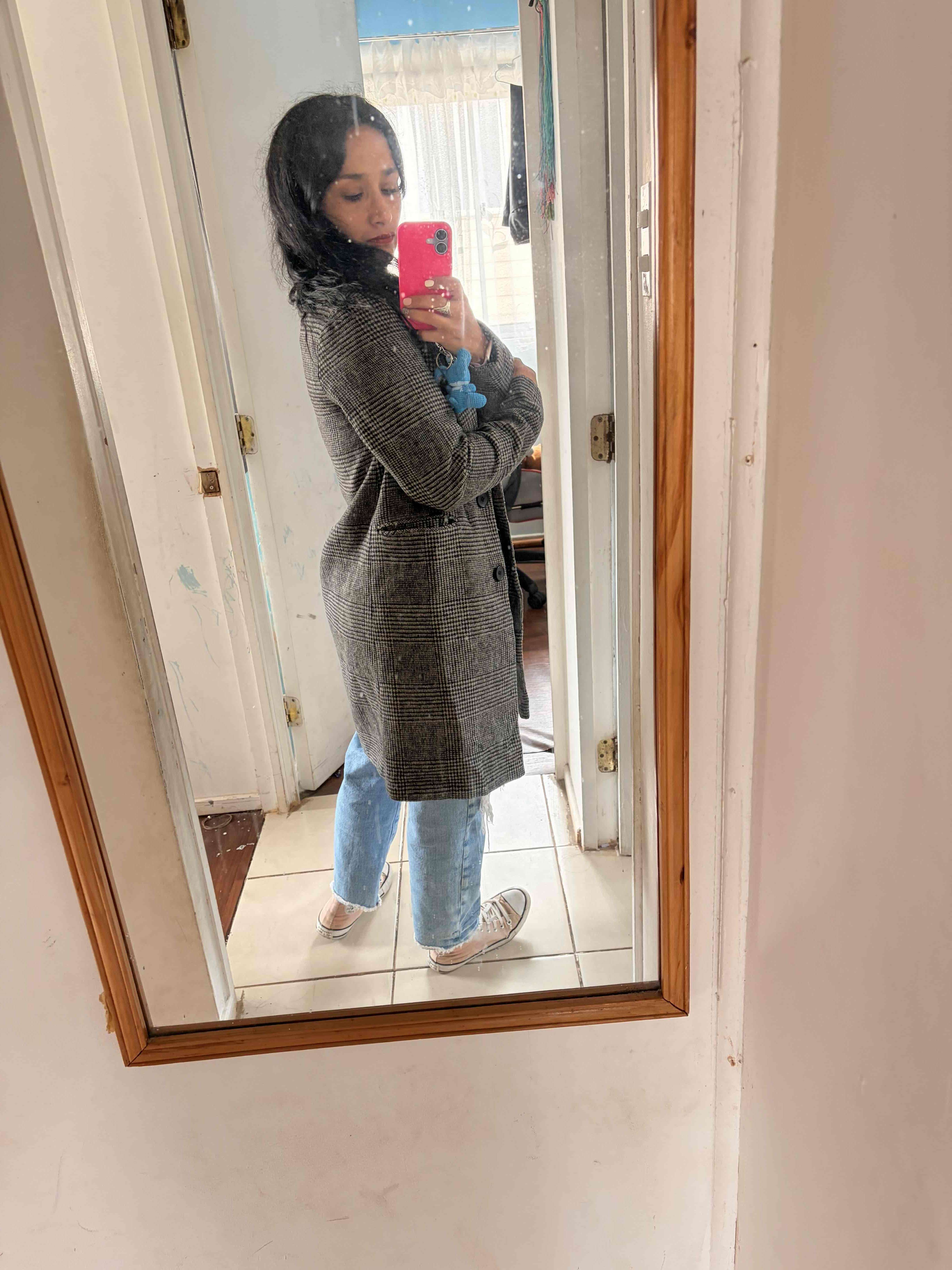 Abrigo largo de cuadros gris - miniatura 2