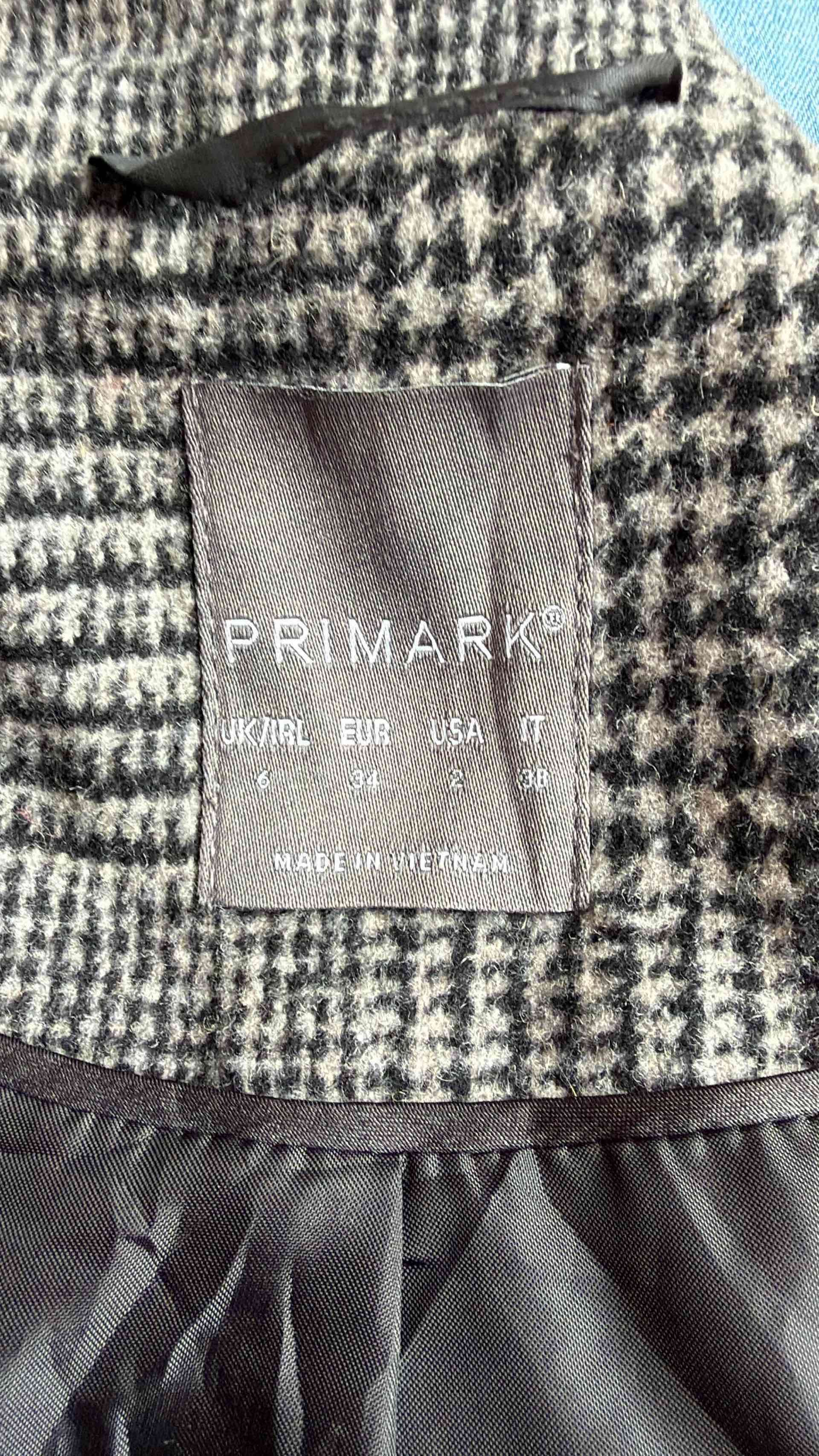 Abrigo largo de cuadros gris - miniatura 4