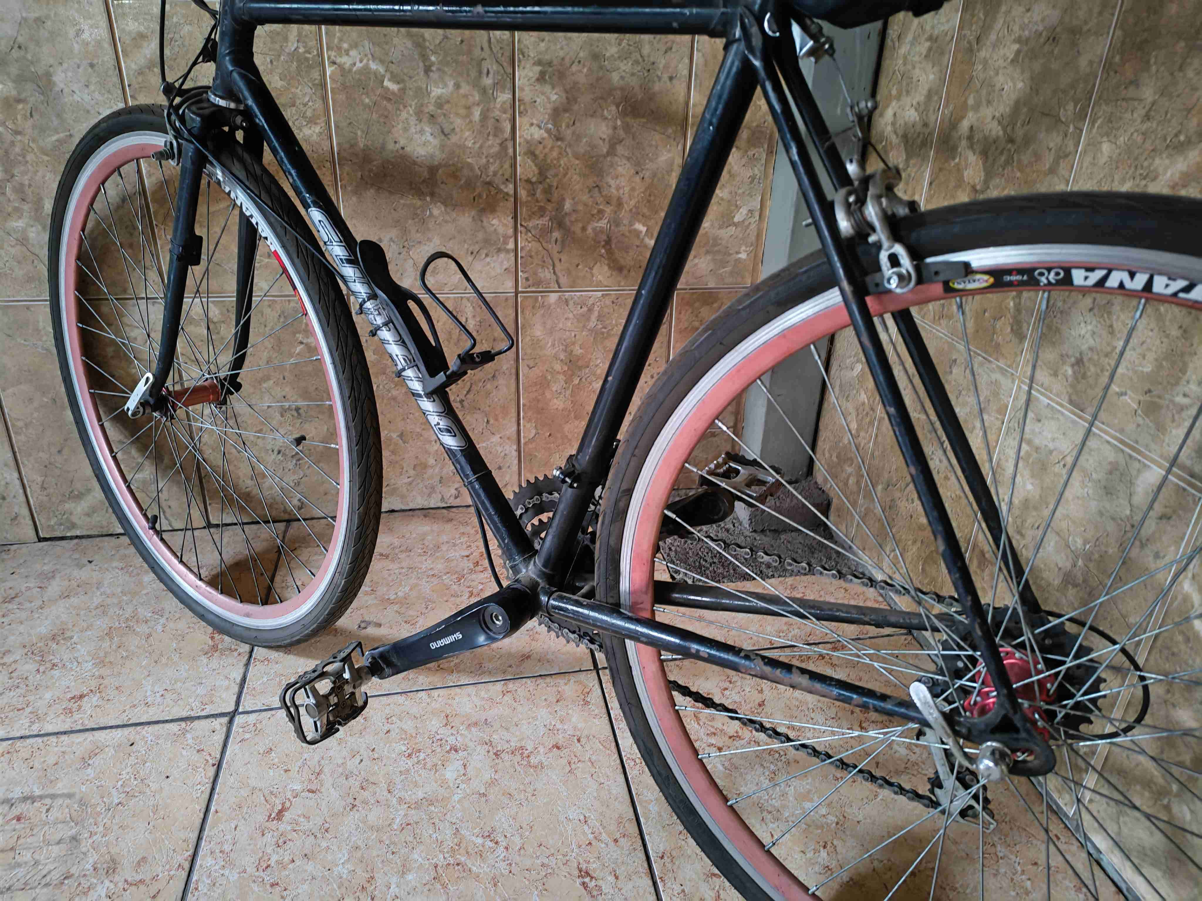 Bicicleta de ruta negra aro 700 - miniatura 3