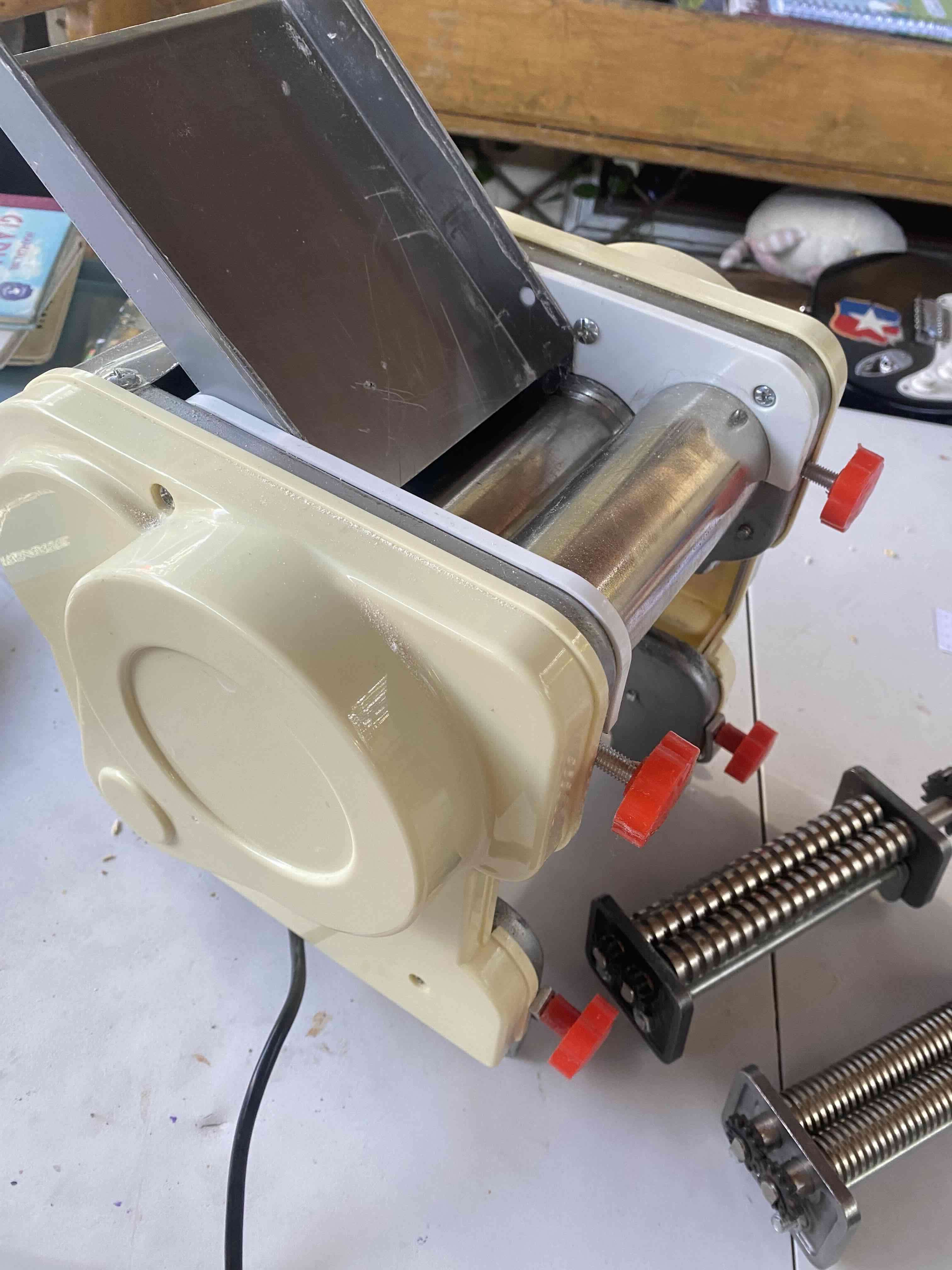 Máquina de pasta eléctrica - miniatura 1