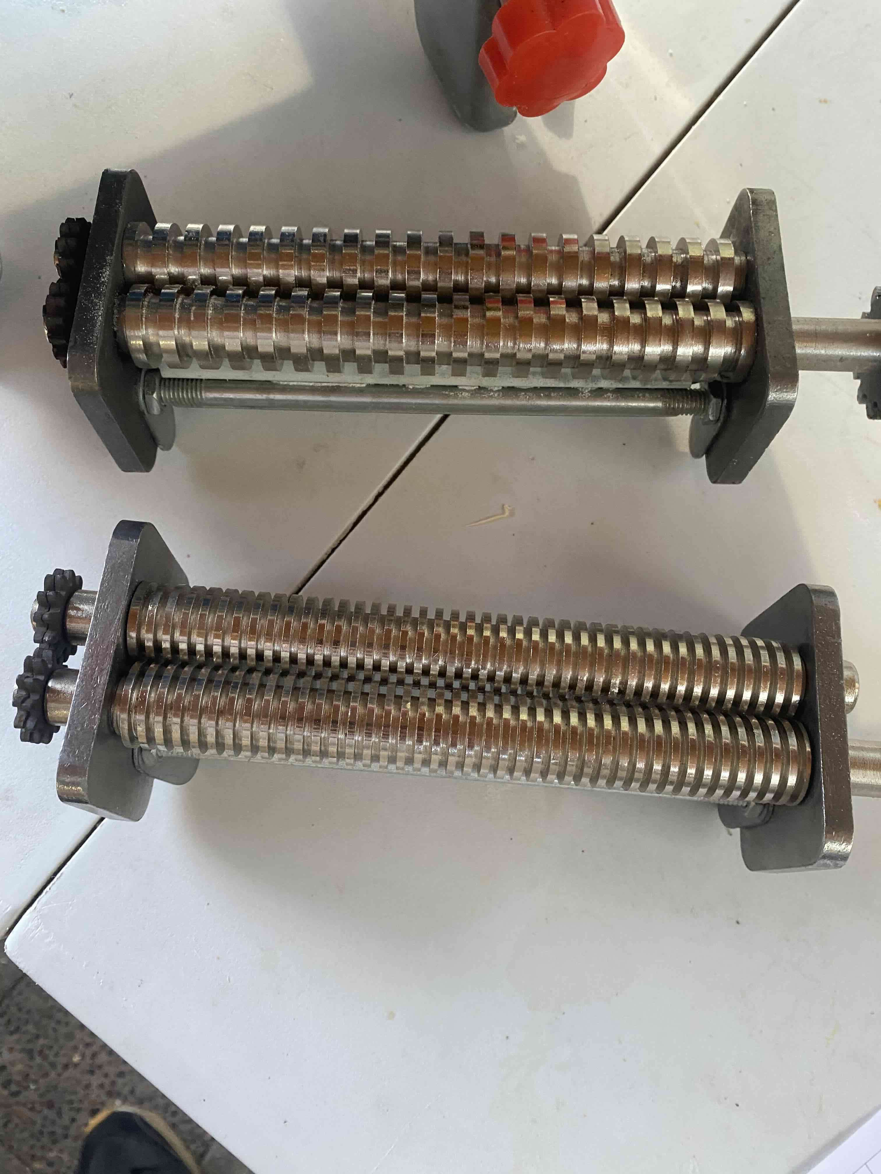 Máquina de pasta eléctrica - miniatura 2