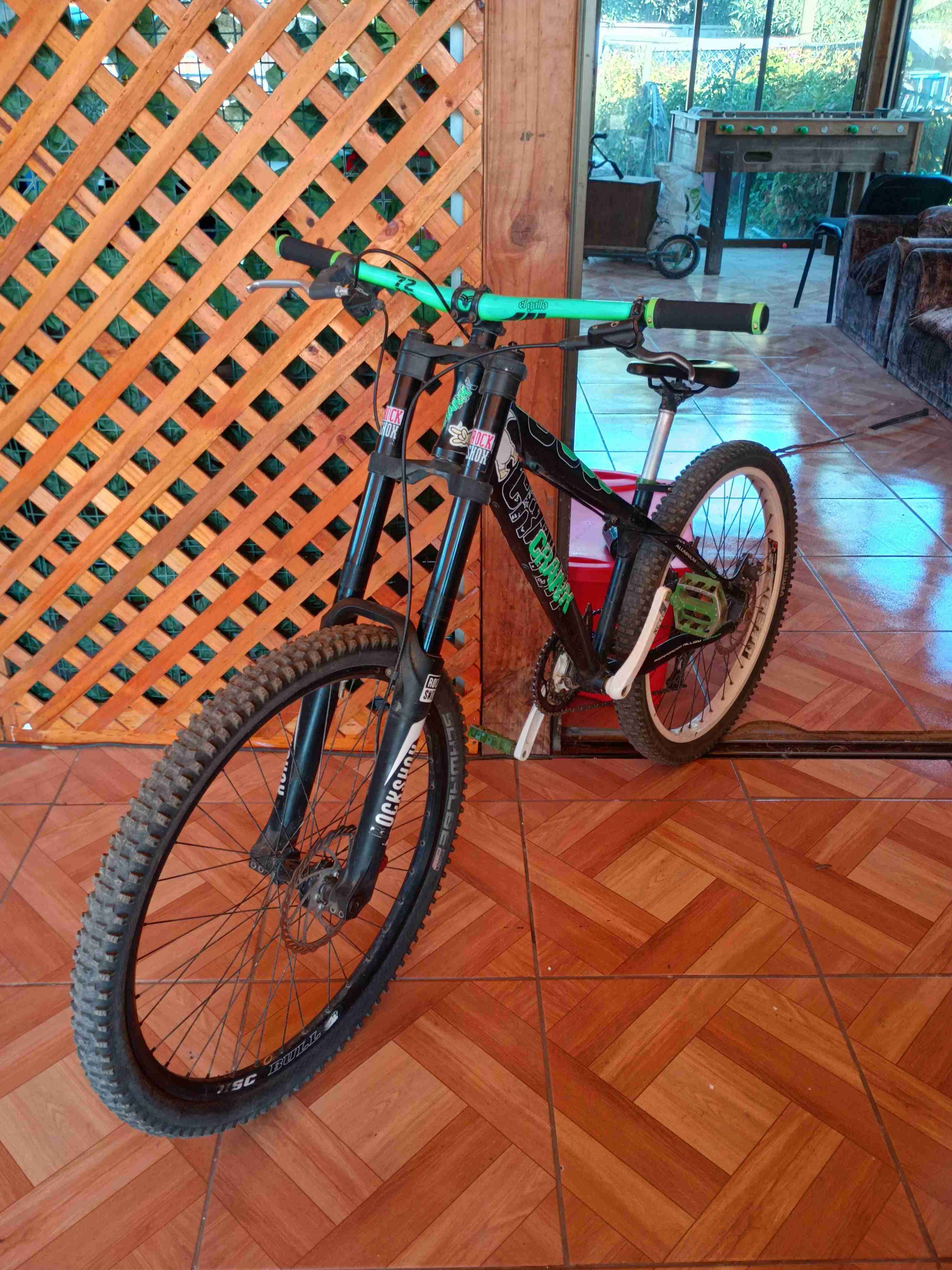 Bicicleta de descenso - miniatura 1