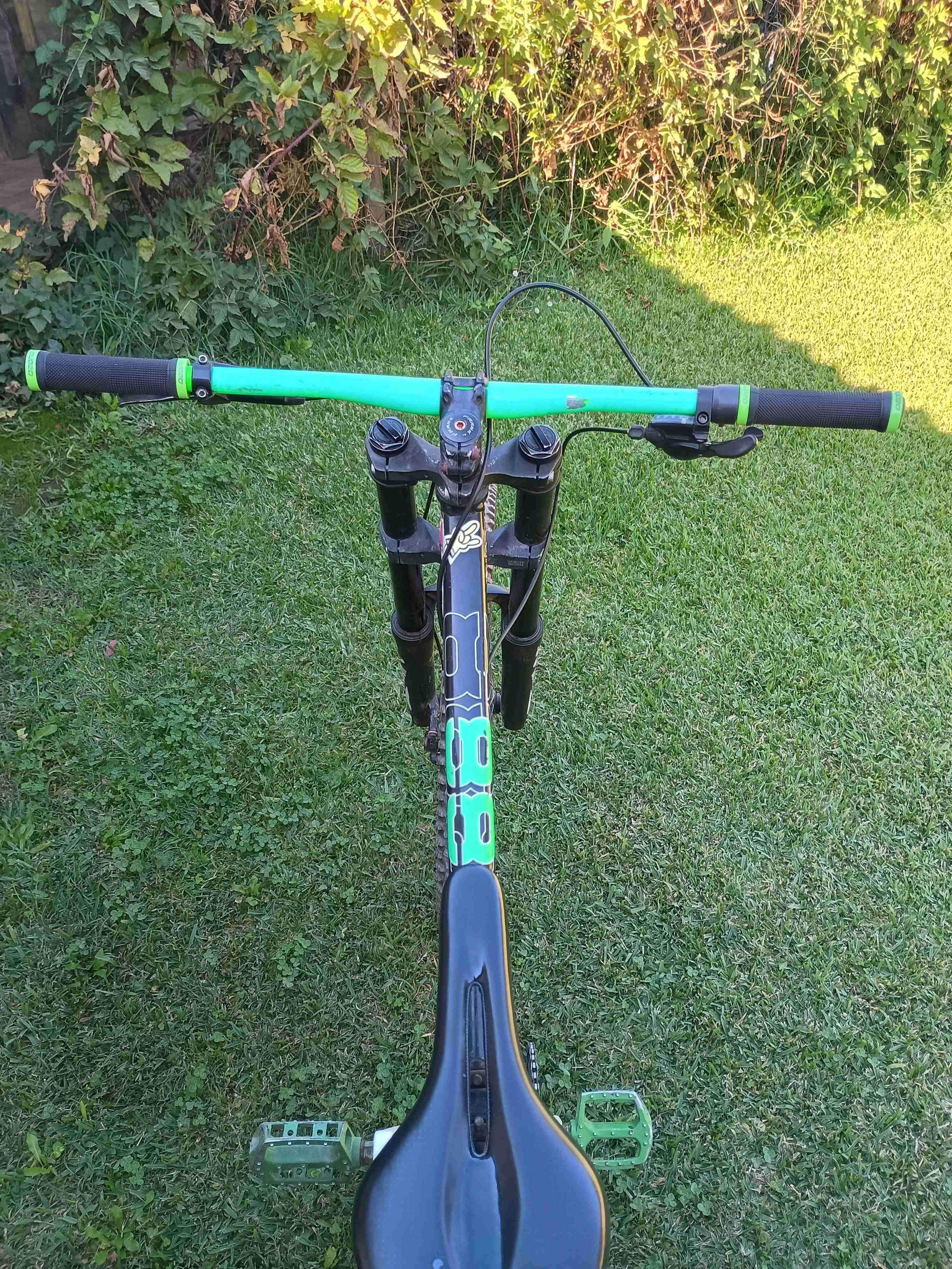 Bicicleta de descenso - miniatura 4