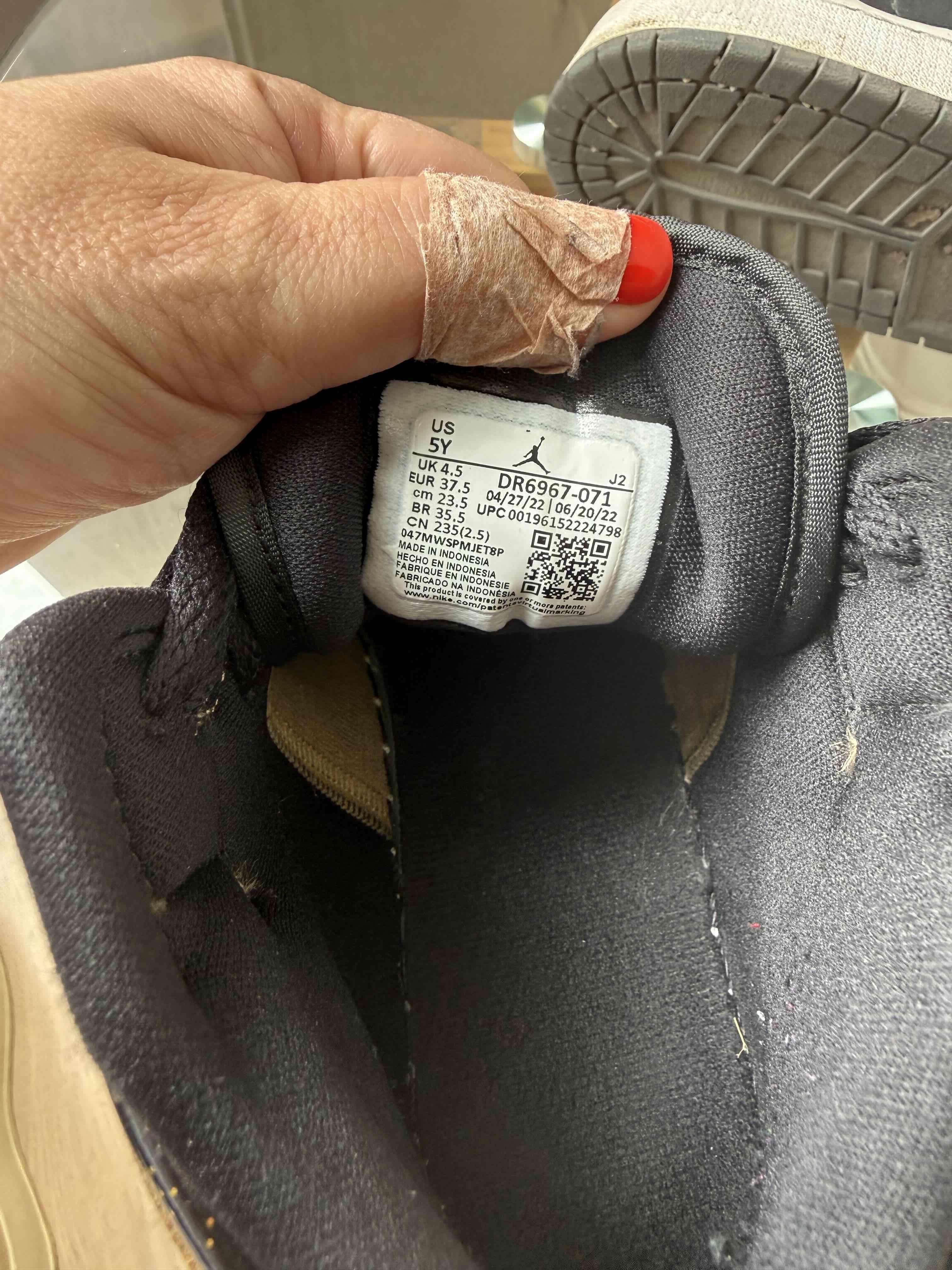 Zapatillas negras/doradas Jordan Mid talla 35.5/36 - miniatura 3