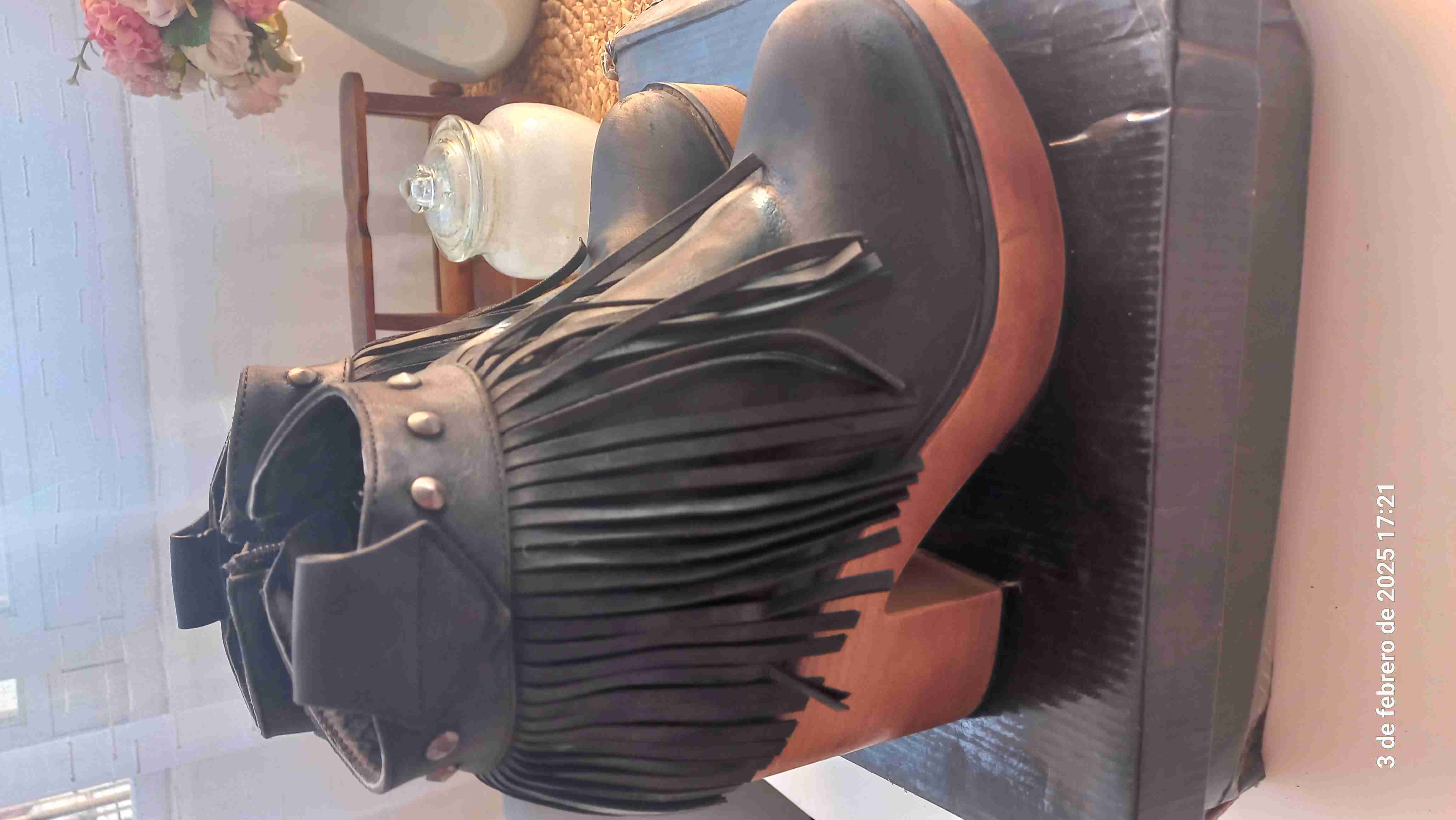 Botines negros con flecos - 1