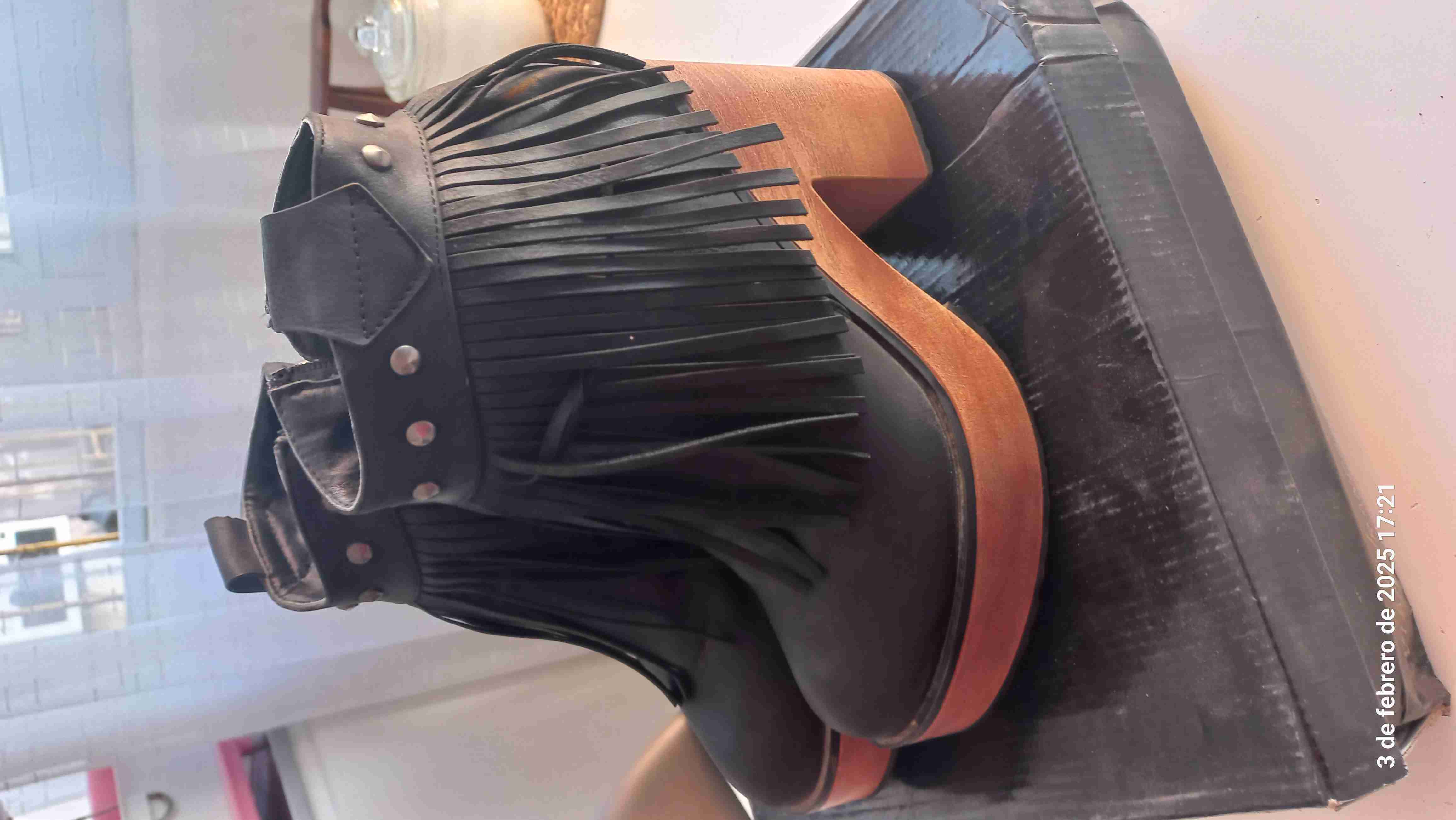 Botines negros con flecos - 6