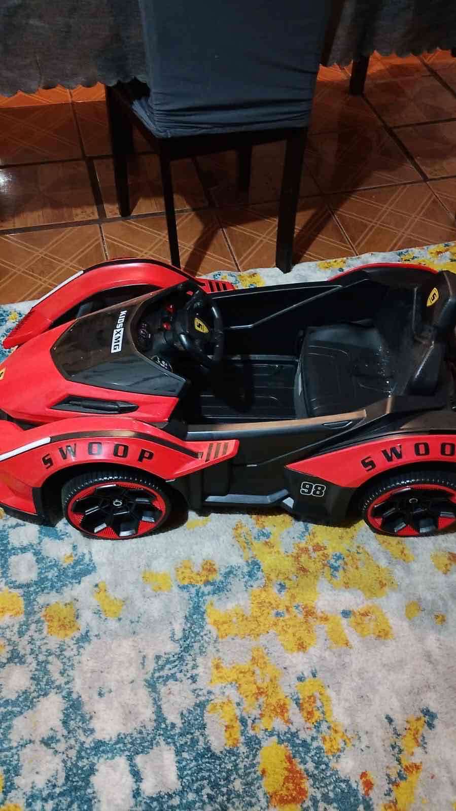Auto eléctrico infantil rojo - 1