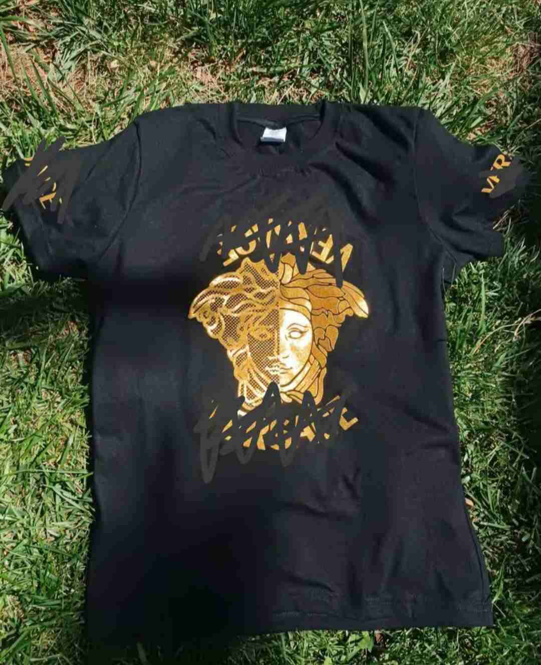 Polera negra Versace estampada G5 - 2