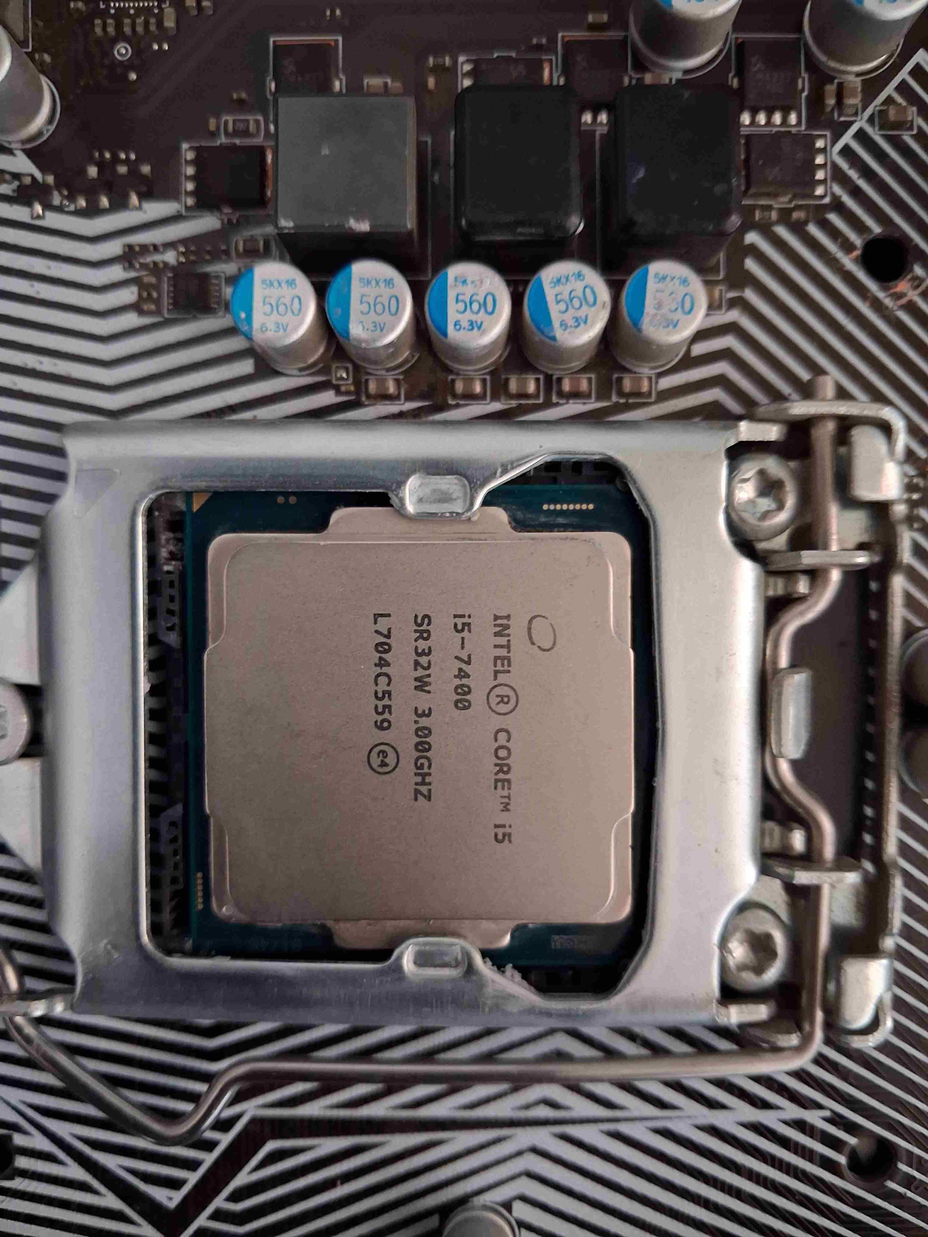 Placa madre MSI H110M y I5-7400 - miniatura 3