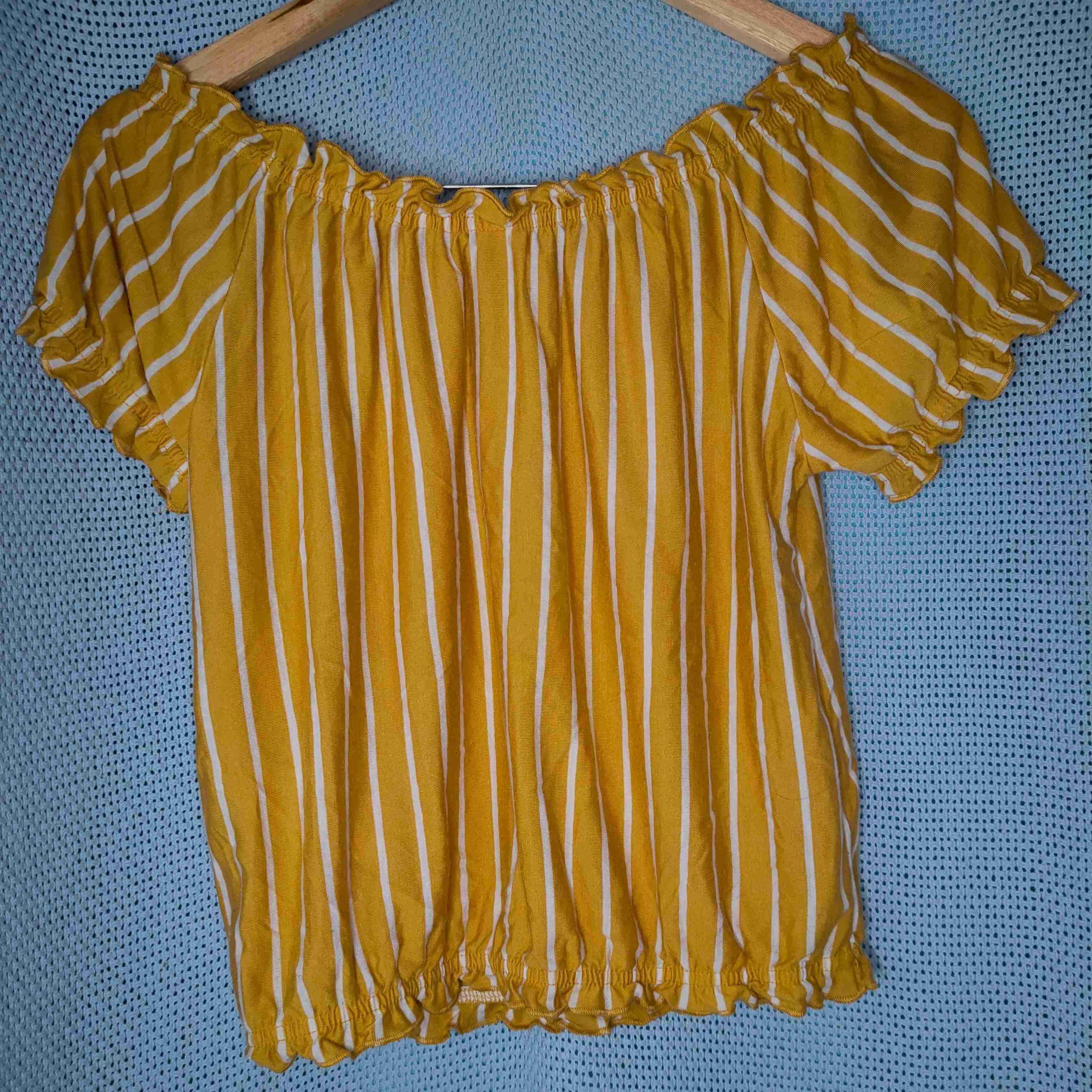 Blusa amarilla a rayas - miniatura 2