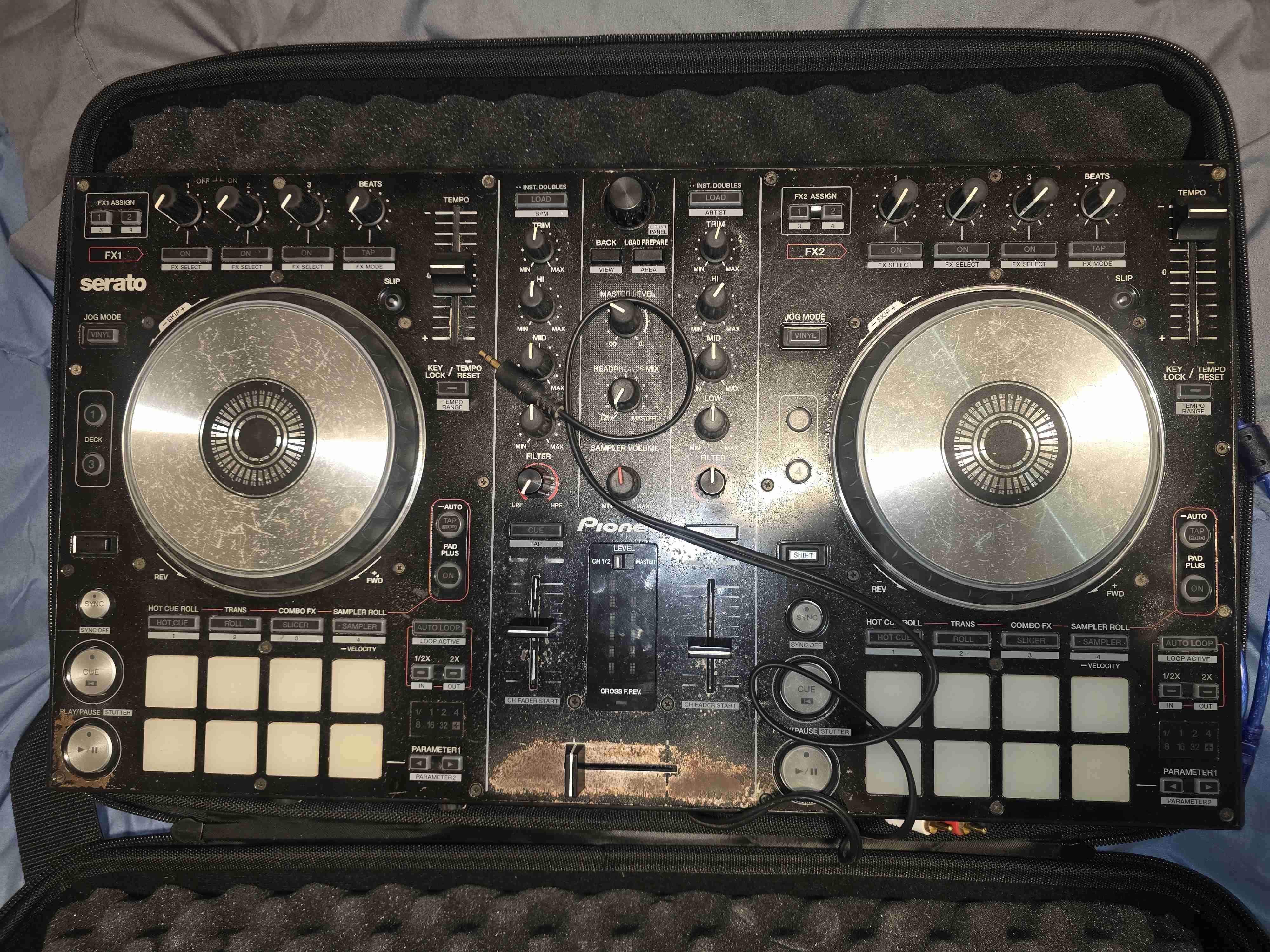 Controlador DJ Pioneer SR con case