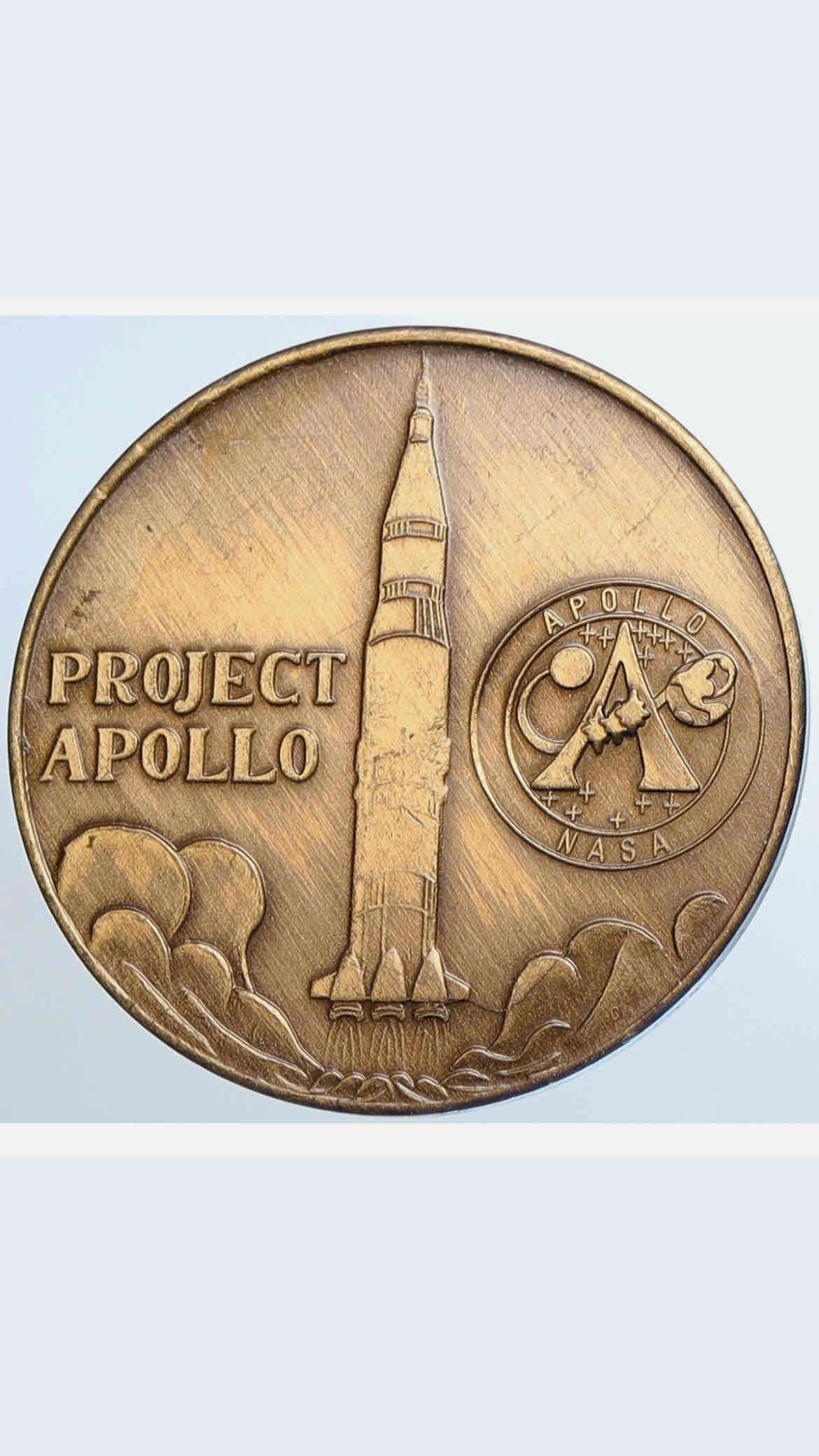 Medalla Apollo 11 edición 1969 - miniatura 2