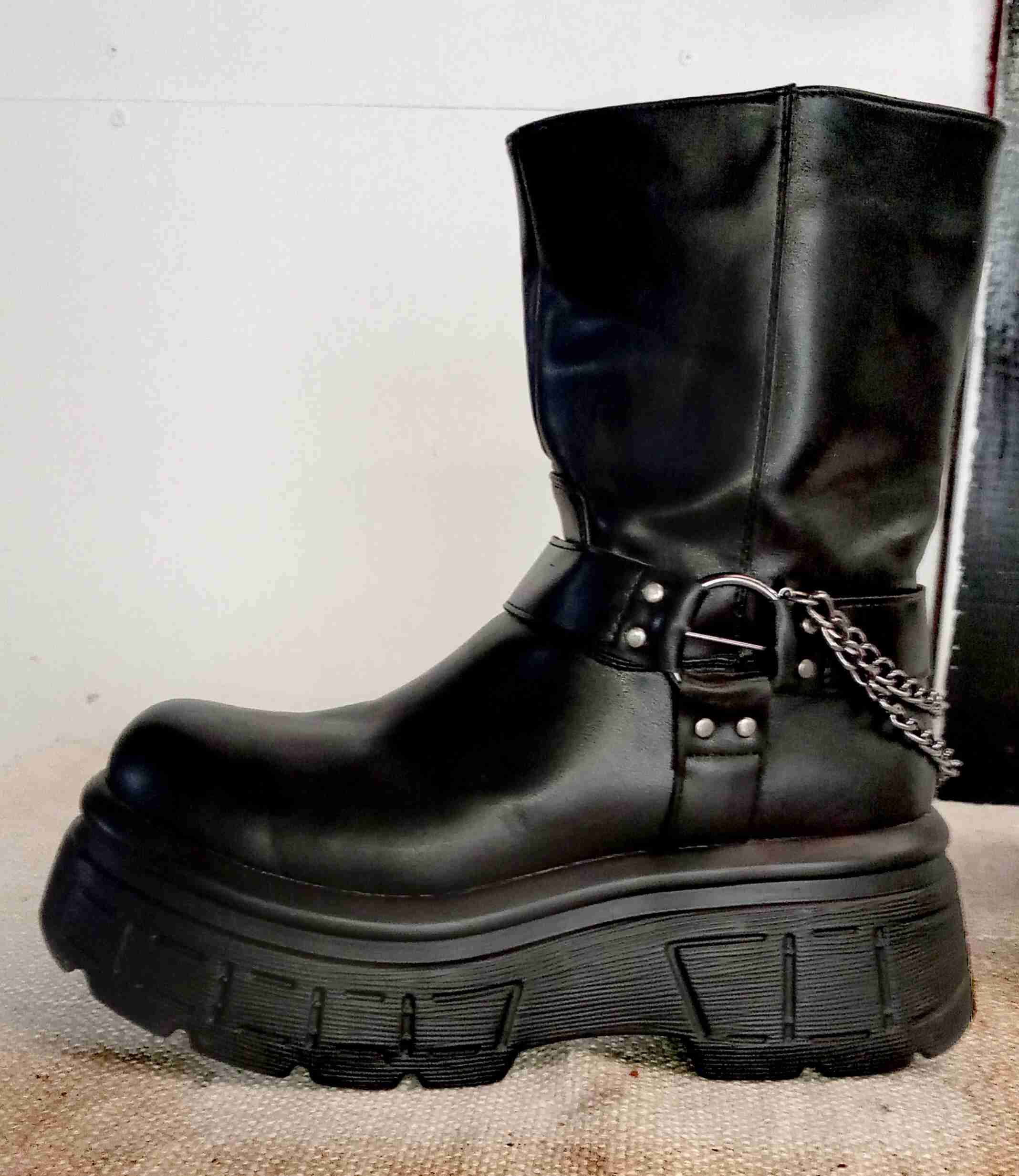 Botas góticas de media caña - 2