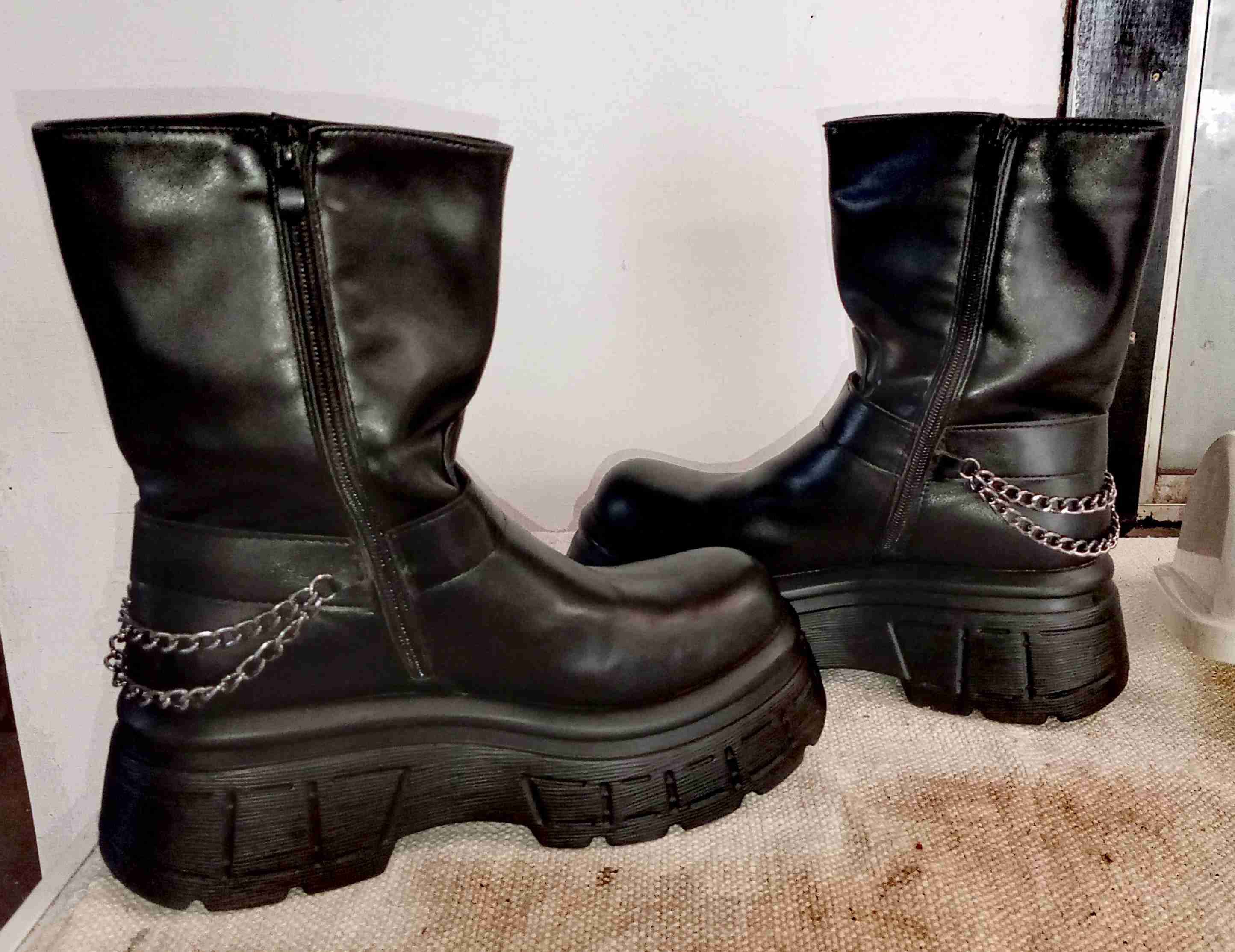 Botas góticas de media caña - 3