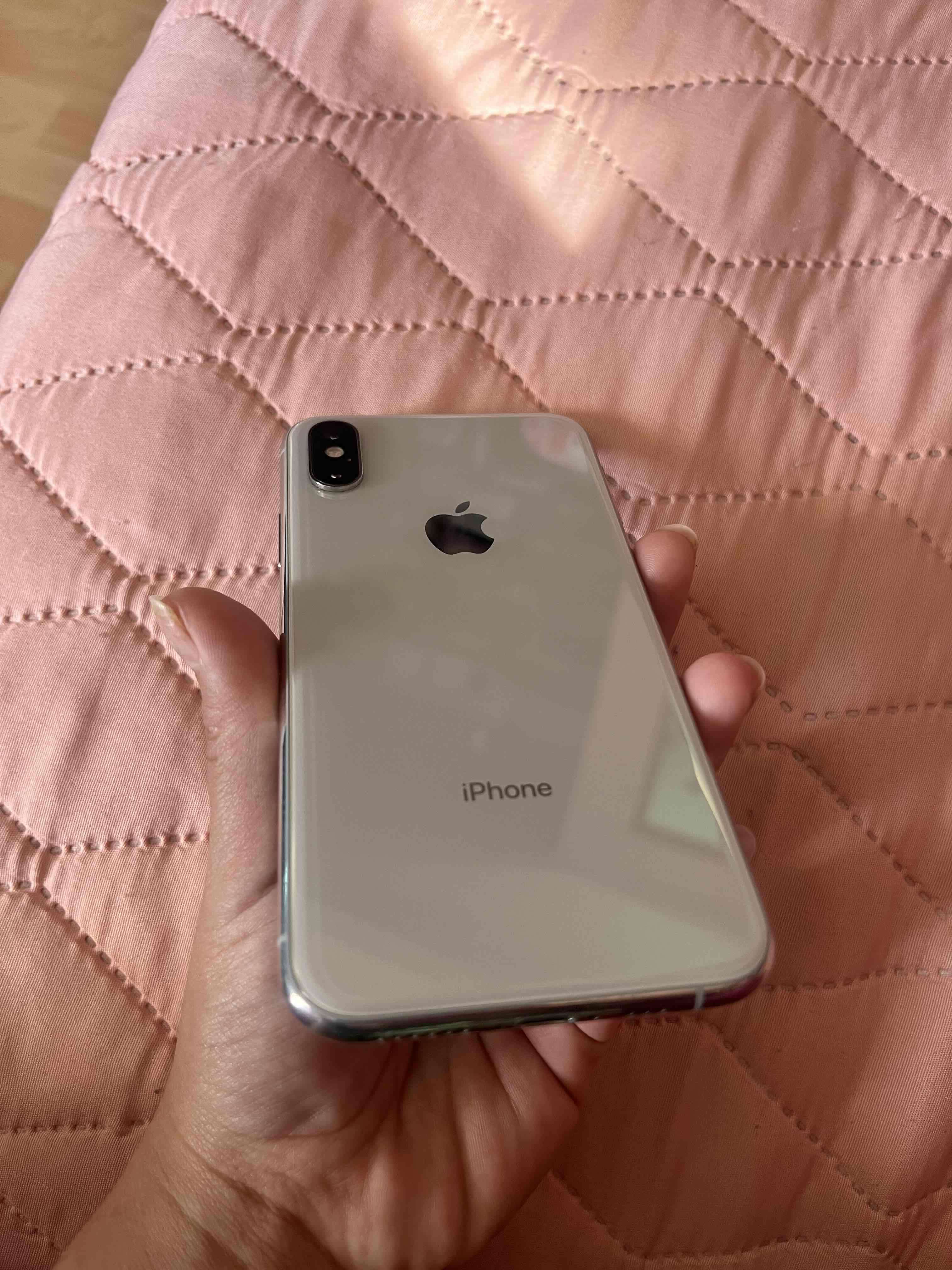 iPhone blanco en buen estado - miniatura 4