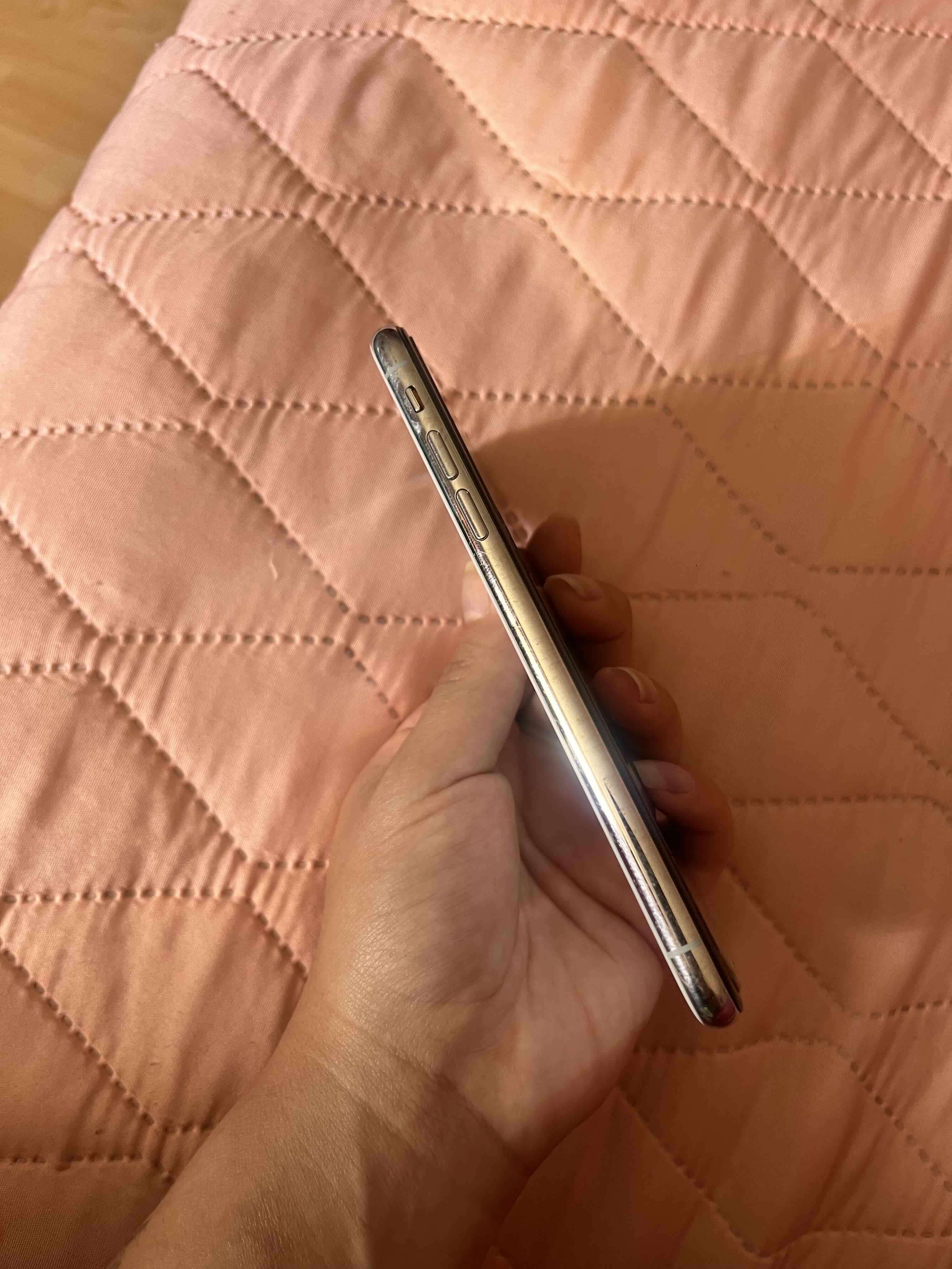 iPhone blanco en buen estado - miniatura 6