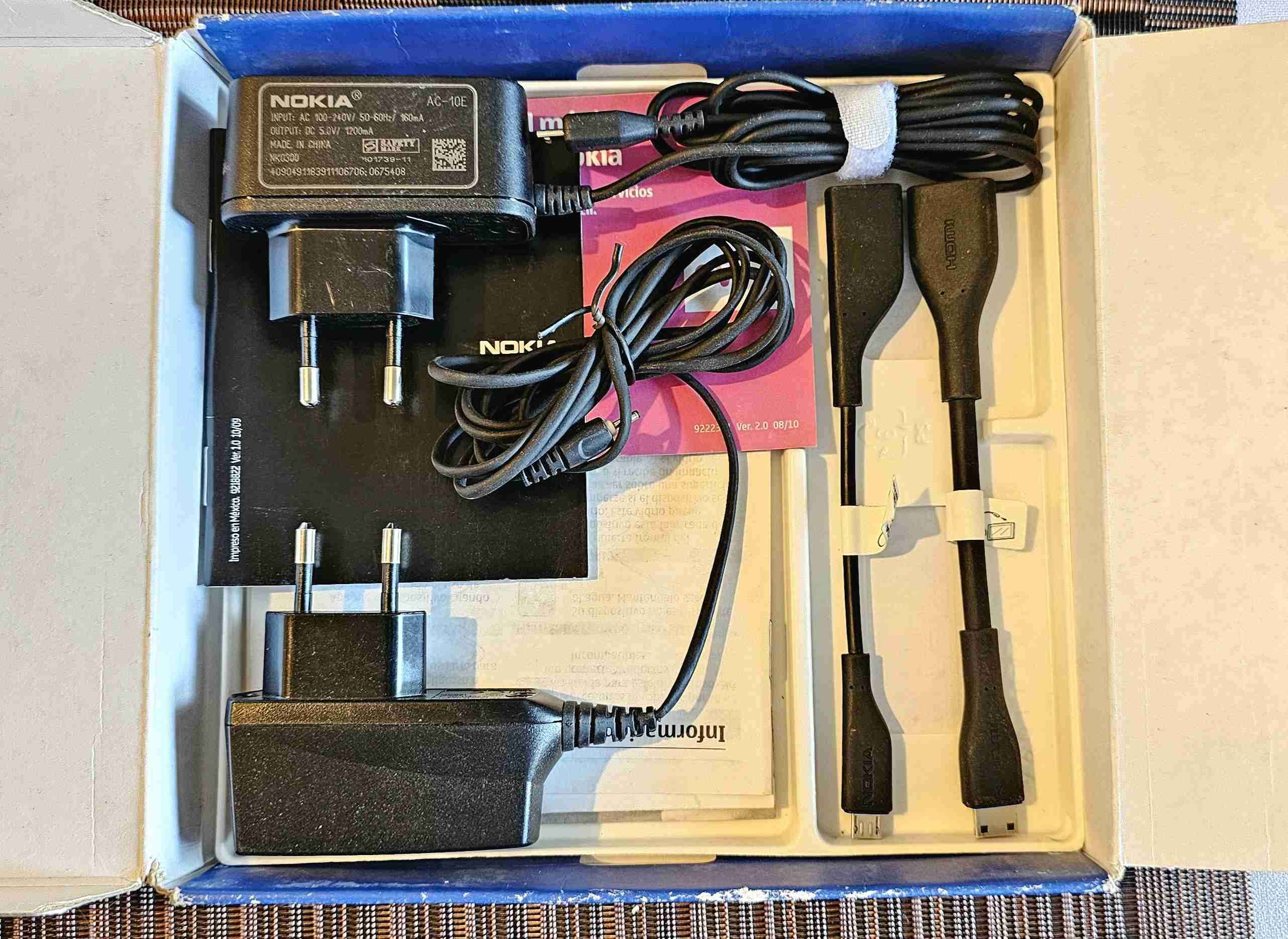 Teléfono Nokia clásico N8 con plásticos de fabrica - miniatura 5