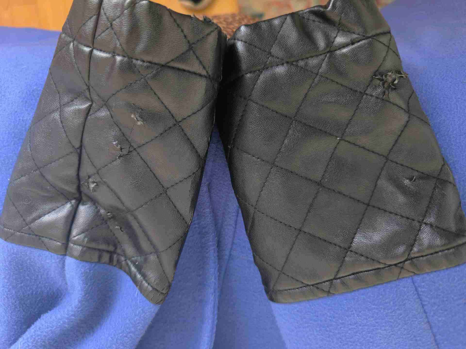 Abrigo azul con capucha y detalles - 10