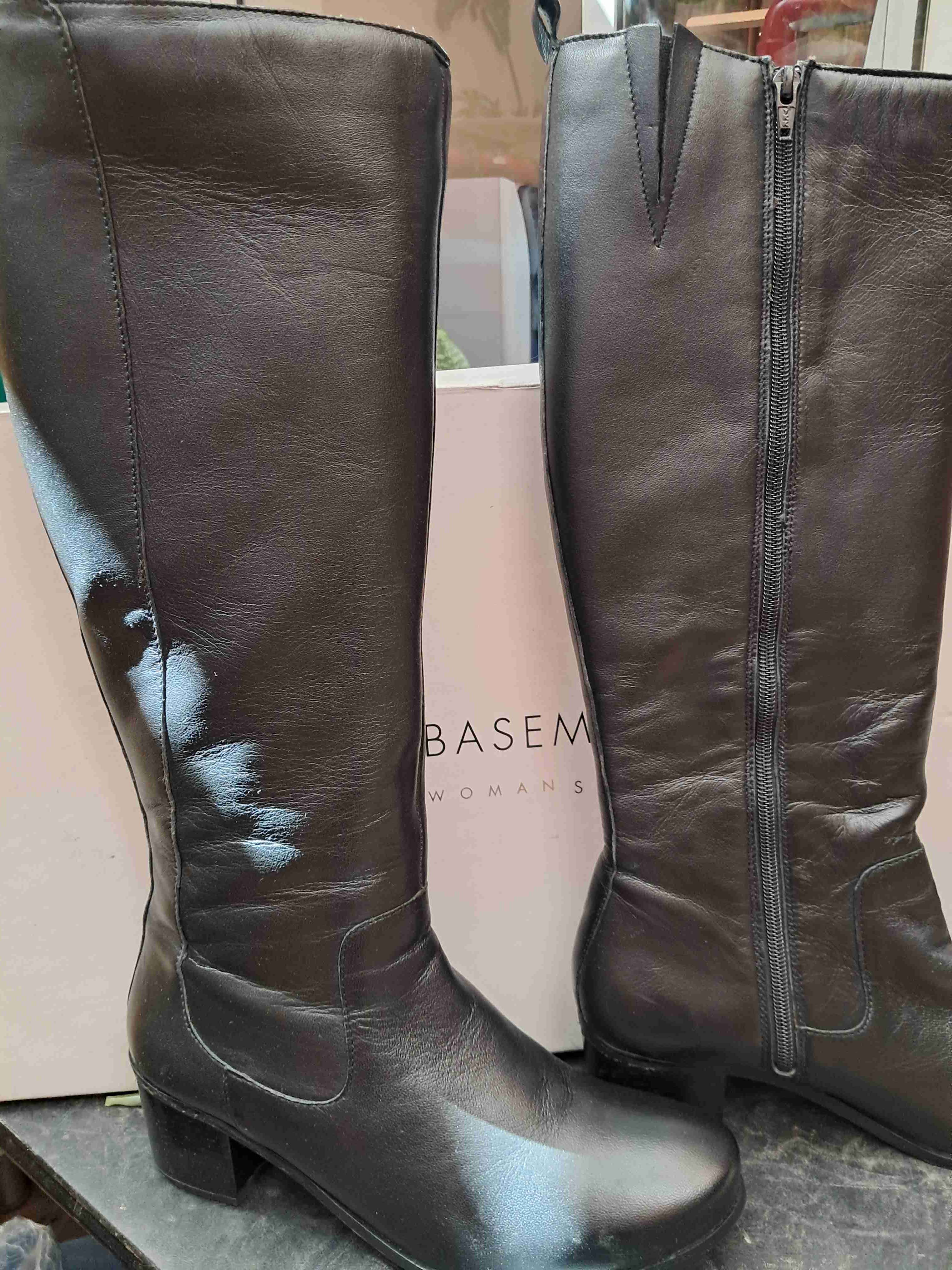 Botas negras de cuero largas - miniatura 4