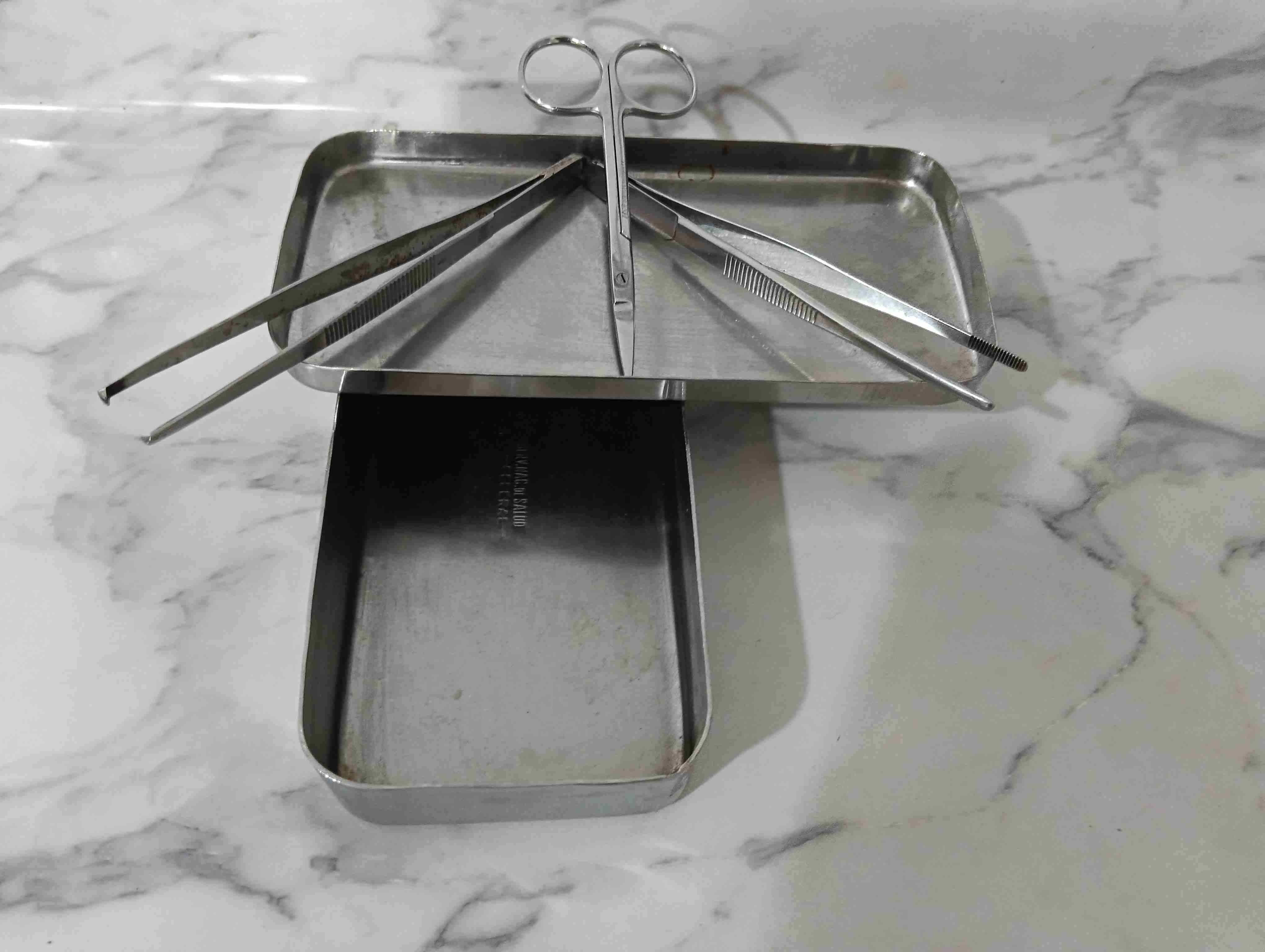 Juego de utensilios quirúrgicos - 1