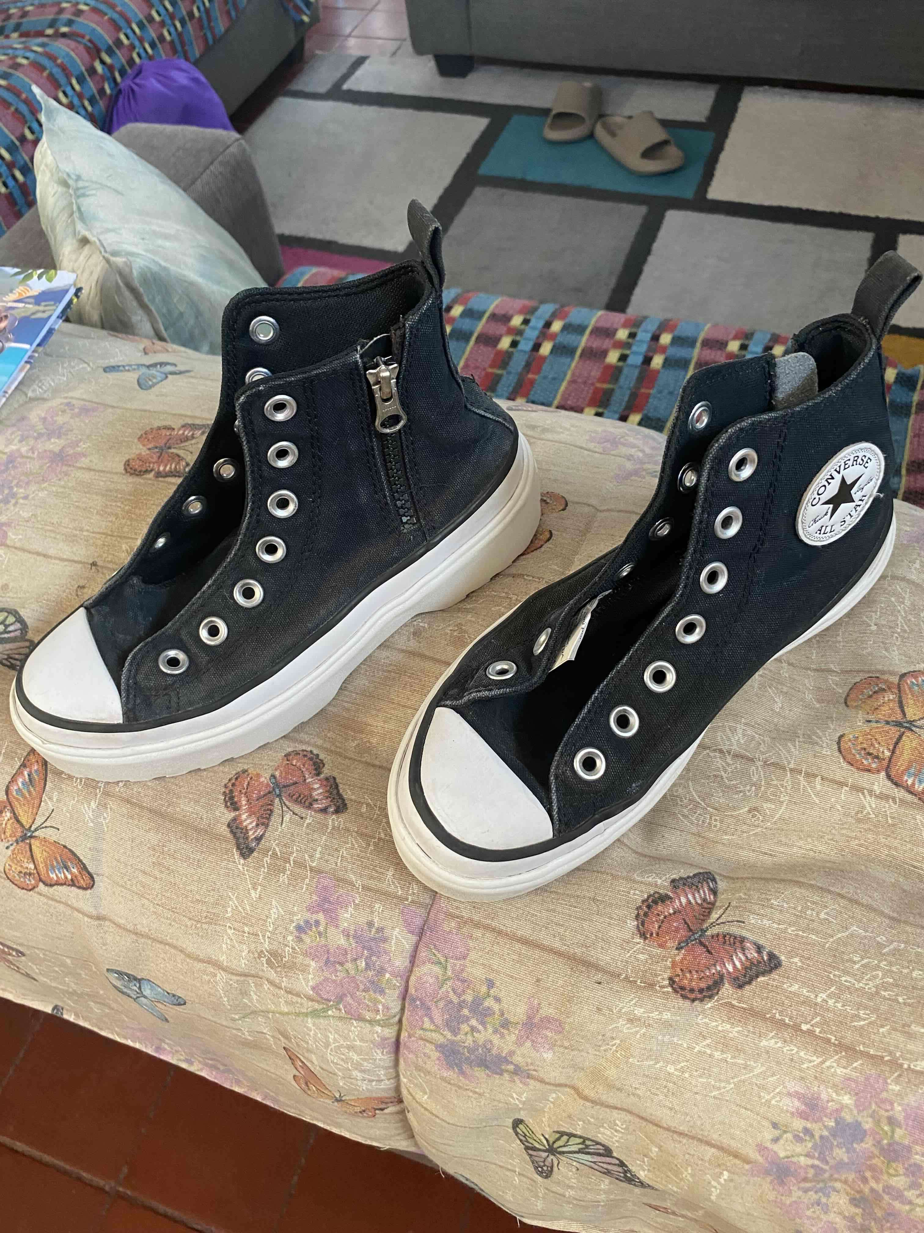 Zapatillas negras estilo Converse talla 34 - miniatura 2
