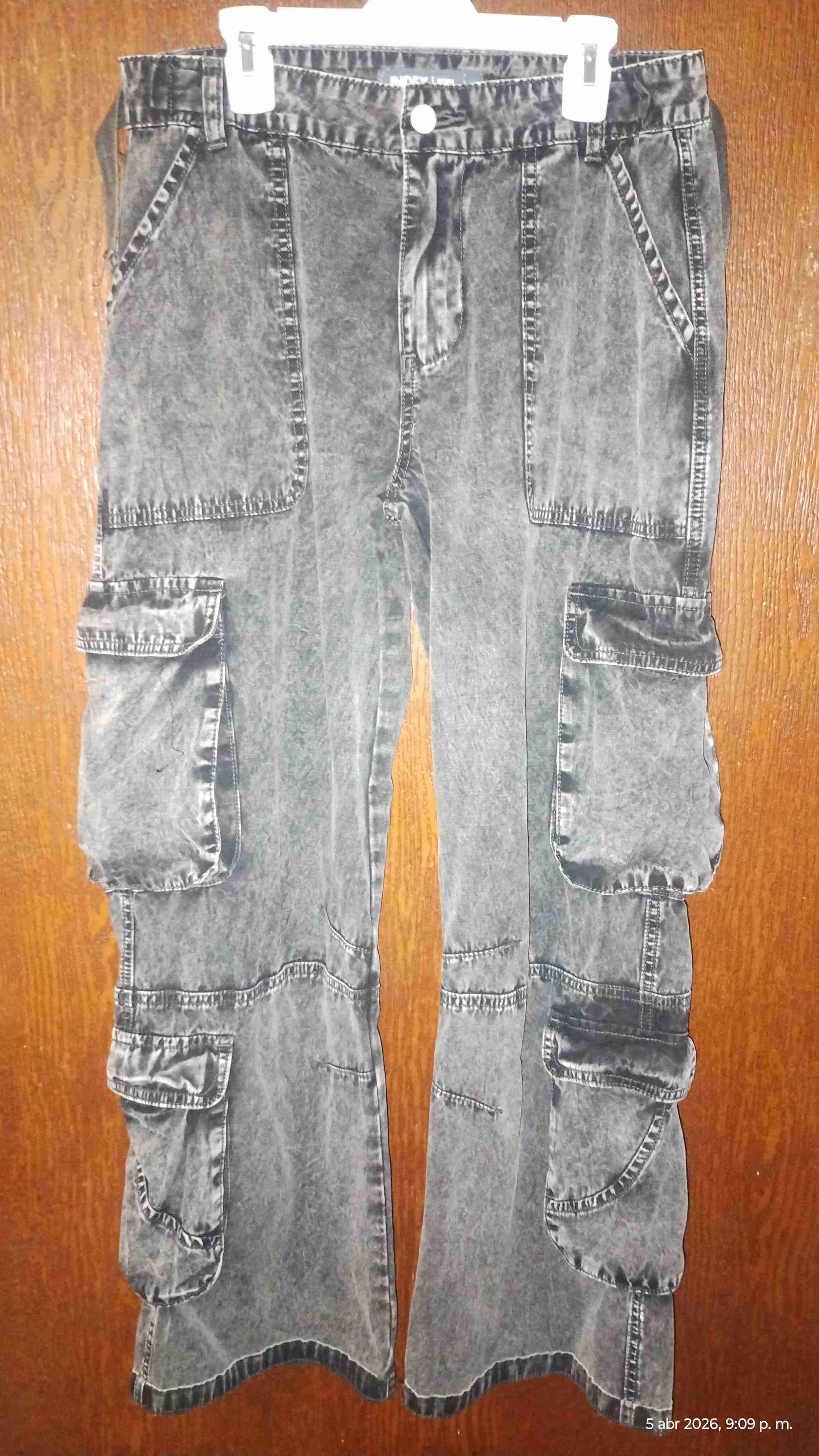 Pantalones cargo beige y gris para mujer - miniatura 3