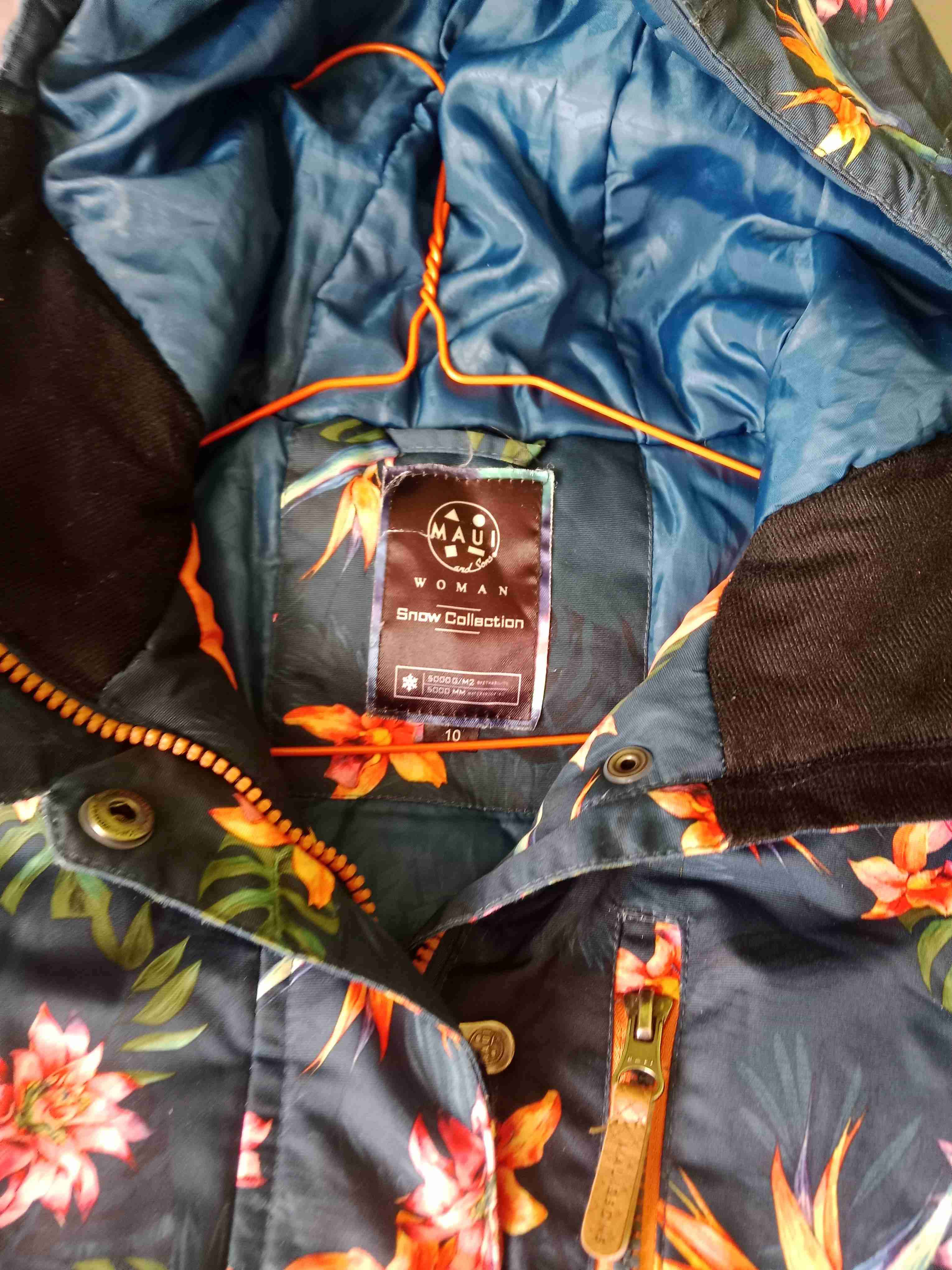 Chaqueta floral con capucha marca maui - miniatura 3