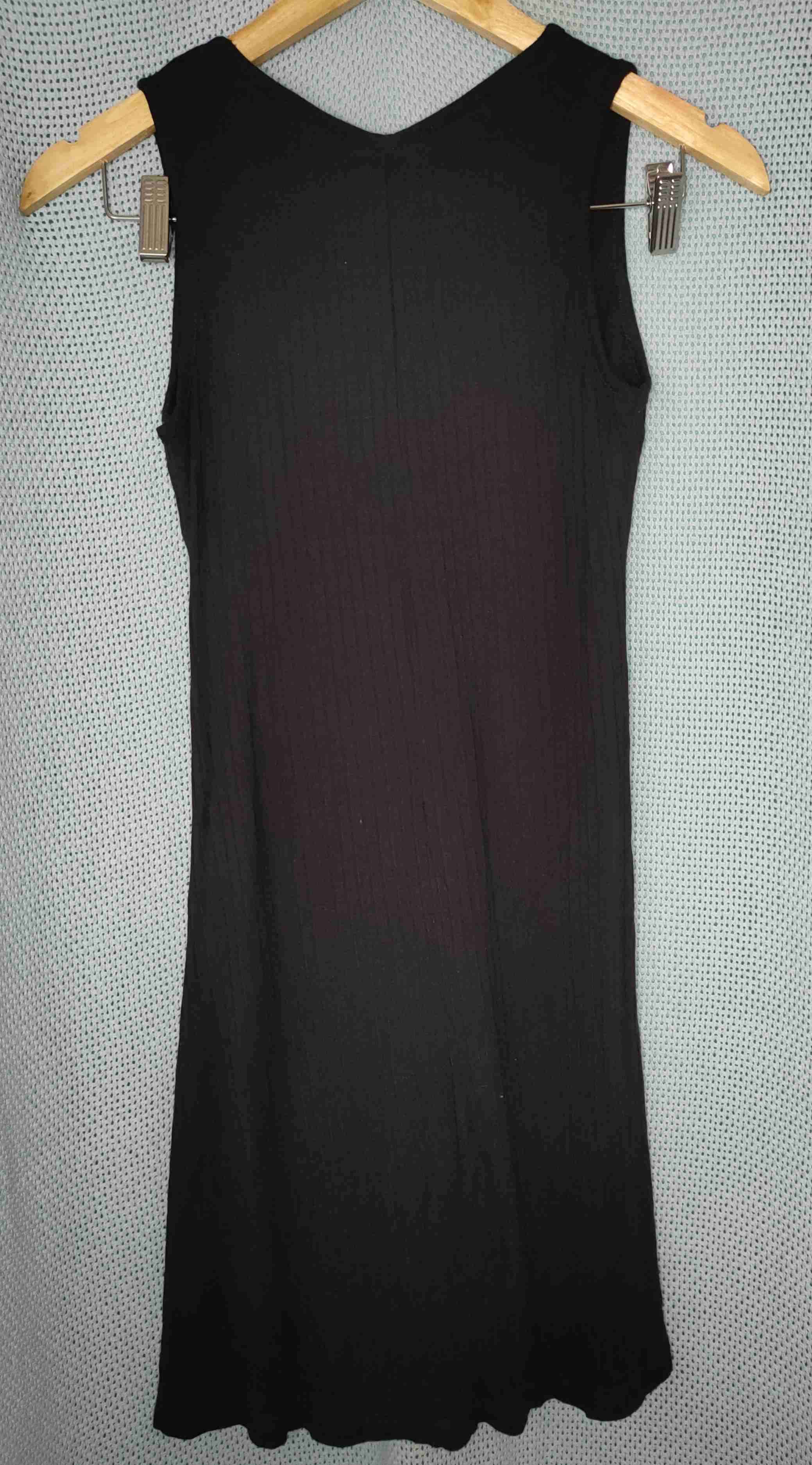 Vestido negro con aberturas - miniatura 3