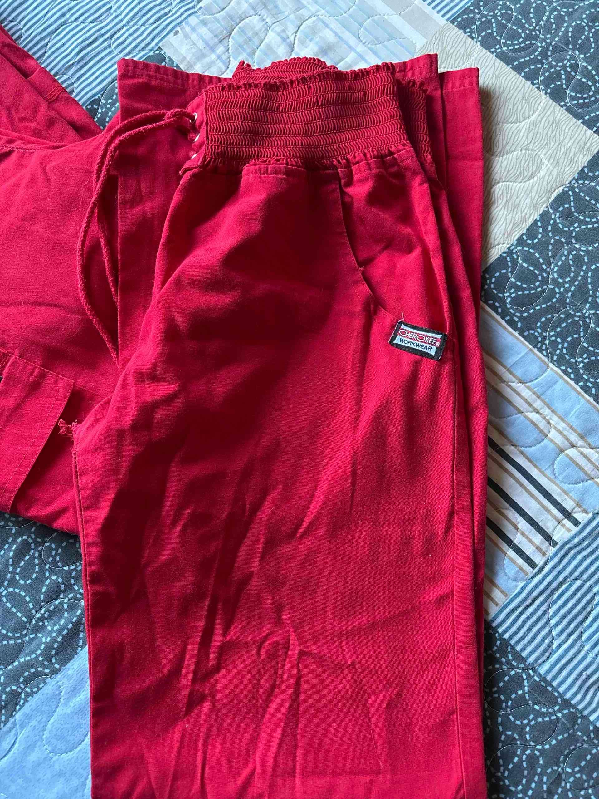 Pantalones rojos Cherokee - 1