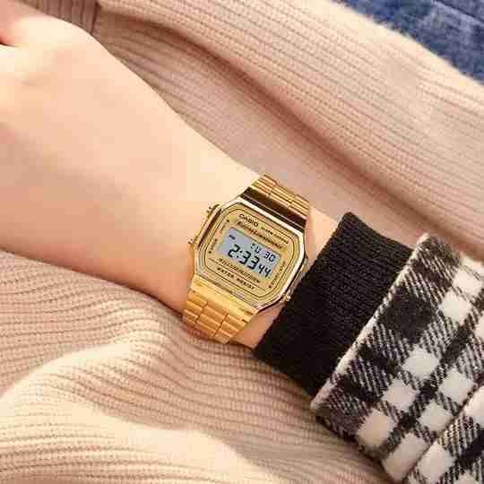 Reloj Casio dorado digital - miniatura 2