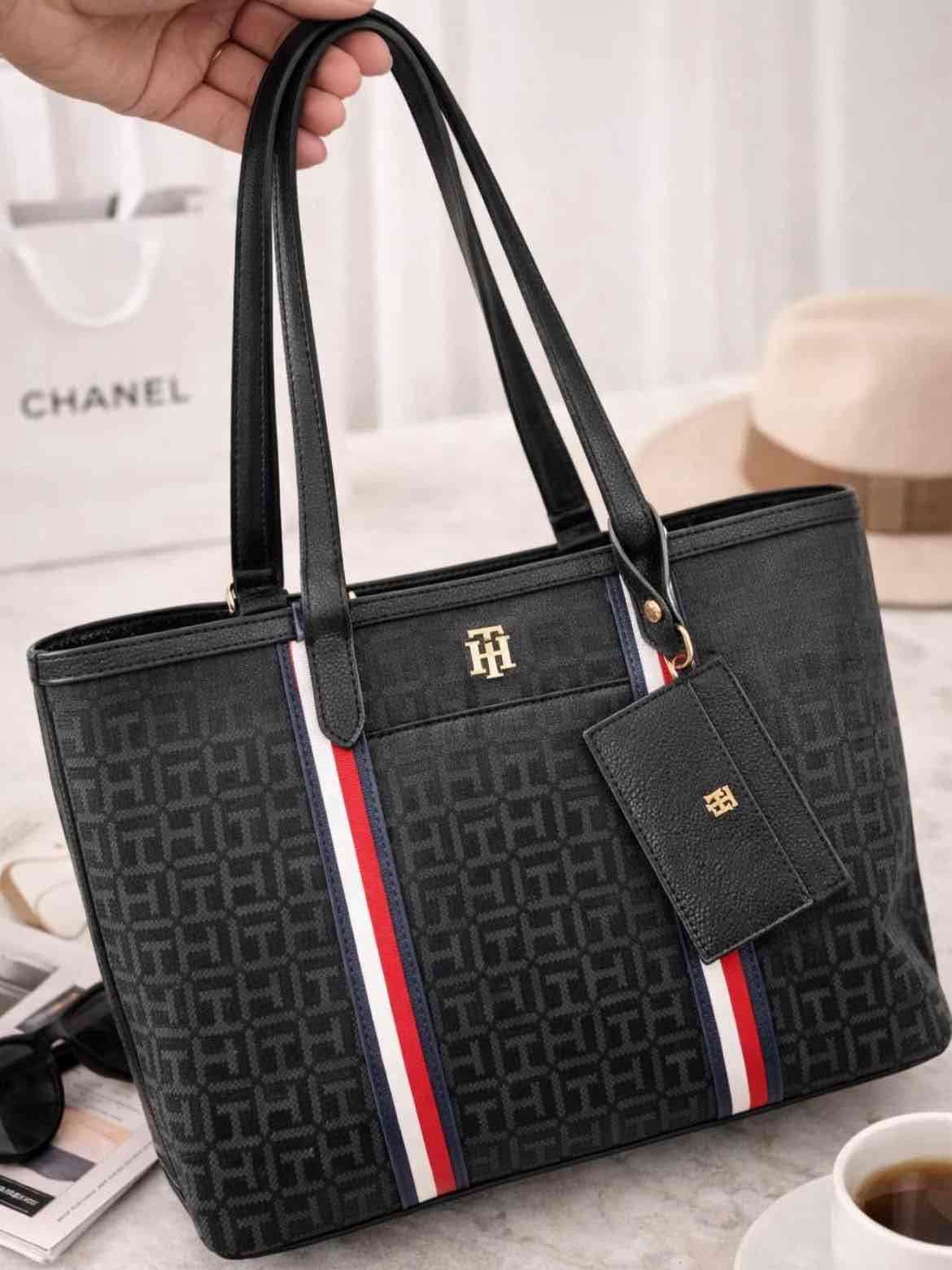 Cartera negra de lujo