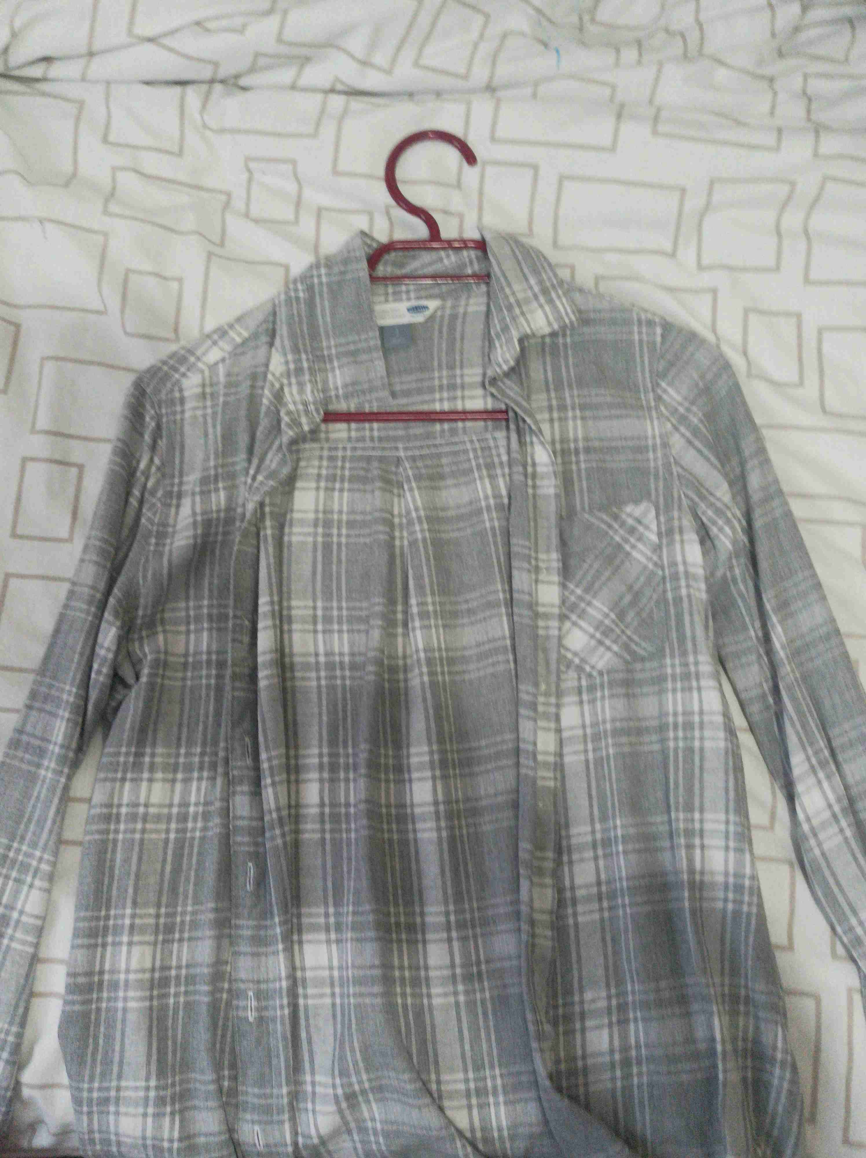 Camisa gris a cuadros