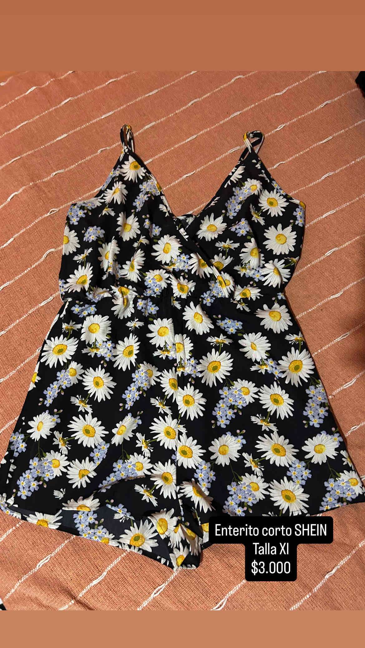 Enterito corto floral SHEIN