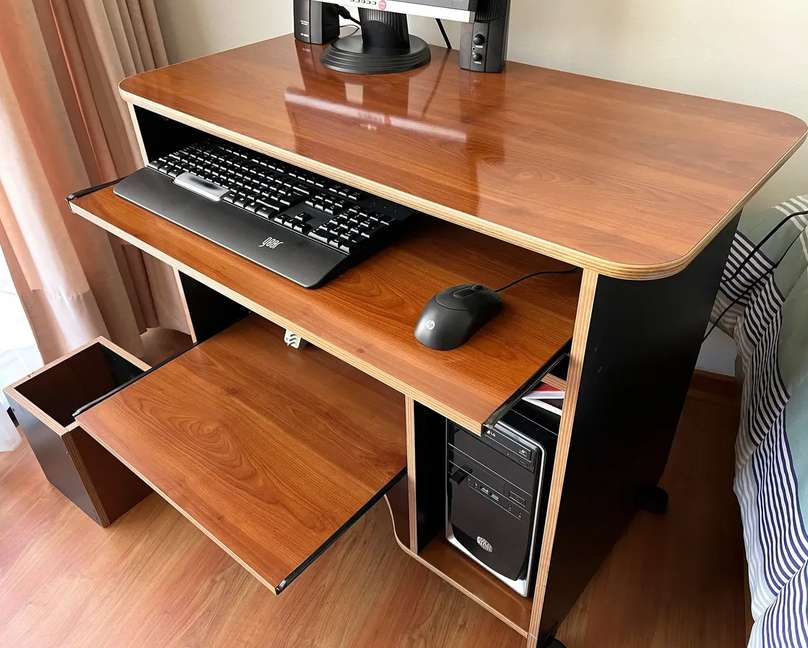 Escritorio Mesa Para Computador Y Basurero (Usado) - miniatura 1