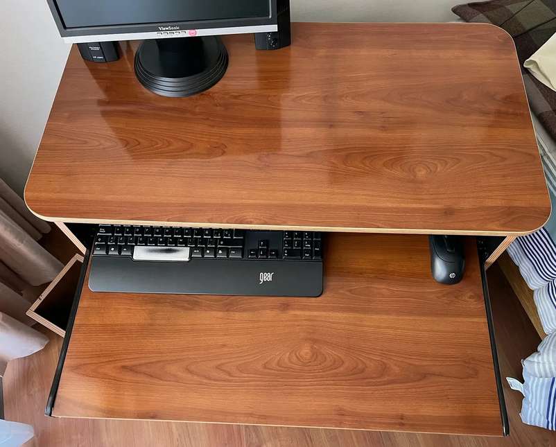 Escritorio Mesa Para Computador Y Basurero (Usado) - miniatura 3