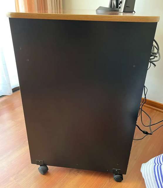 Escritorio Mesa Para Computador Y Basurero (Usado) - miniatura 5