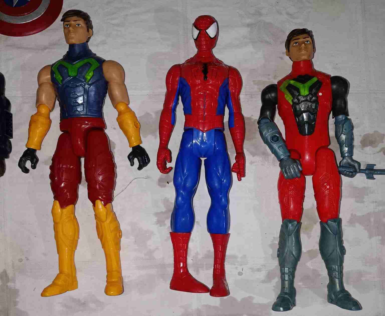 Figura de acción superhéroes (precio por c/u) - miniatura 2