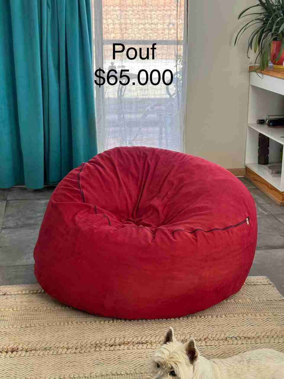 Pouf rojo cómodo