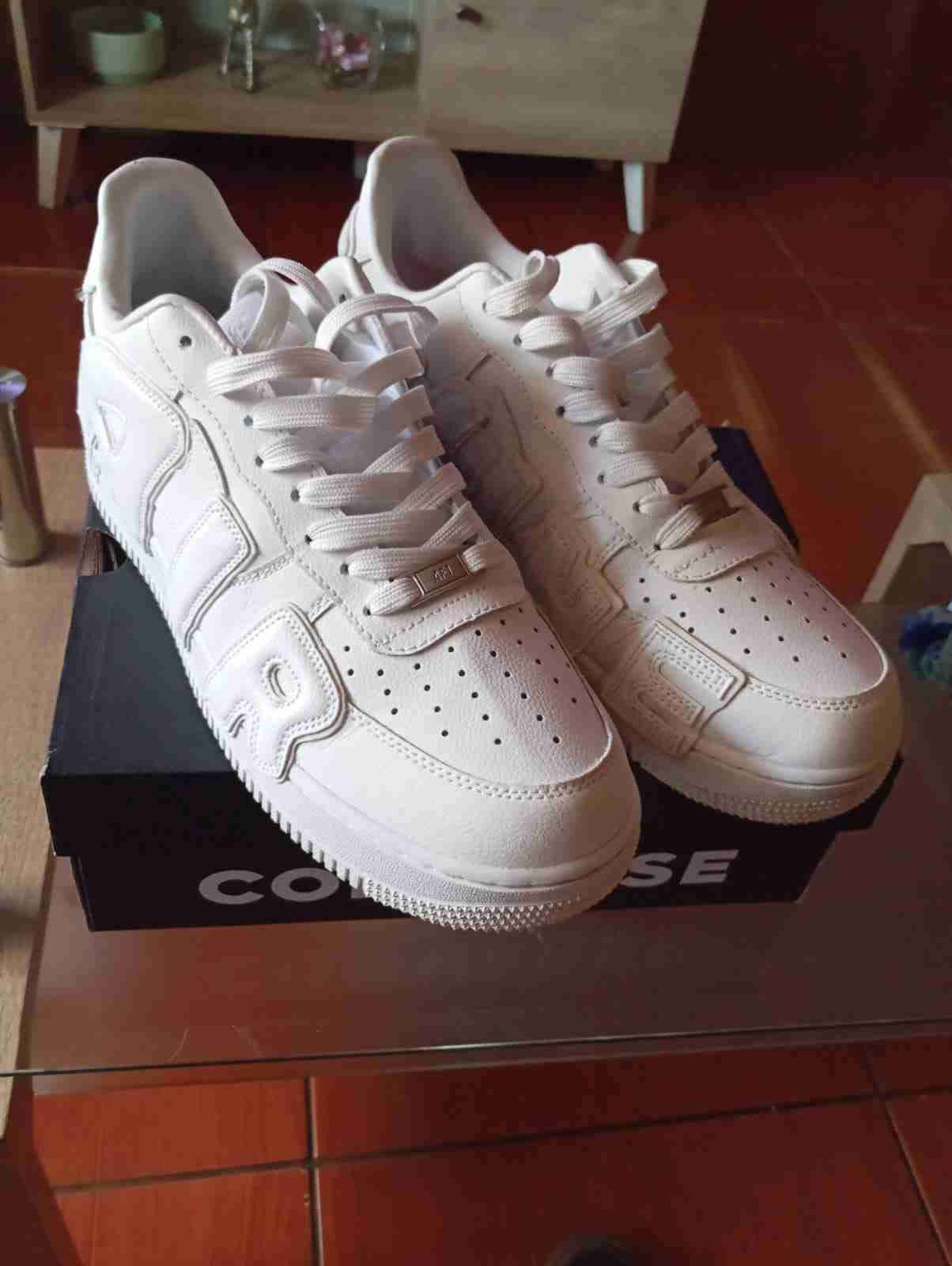 Zapatillas blancas Nike nuevas - 1