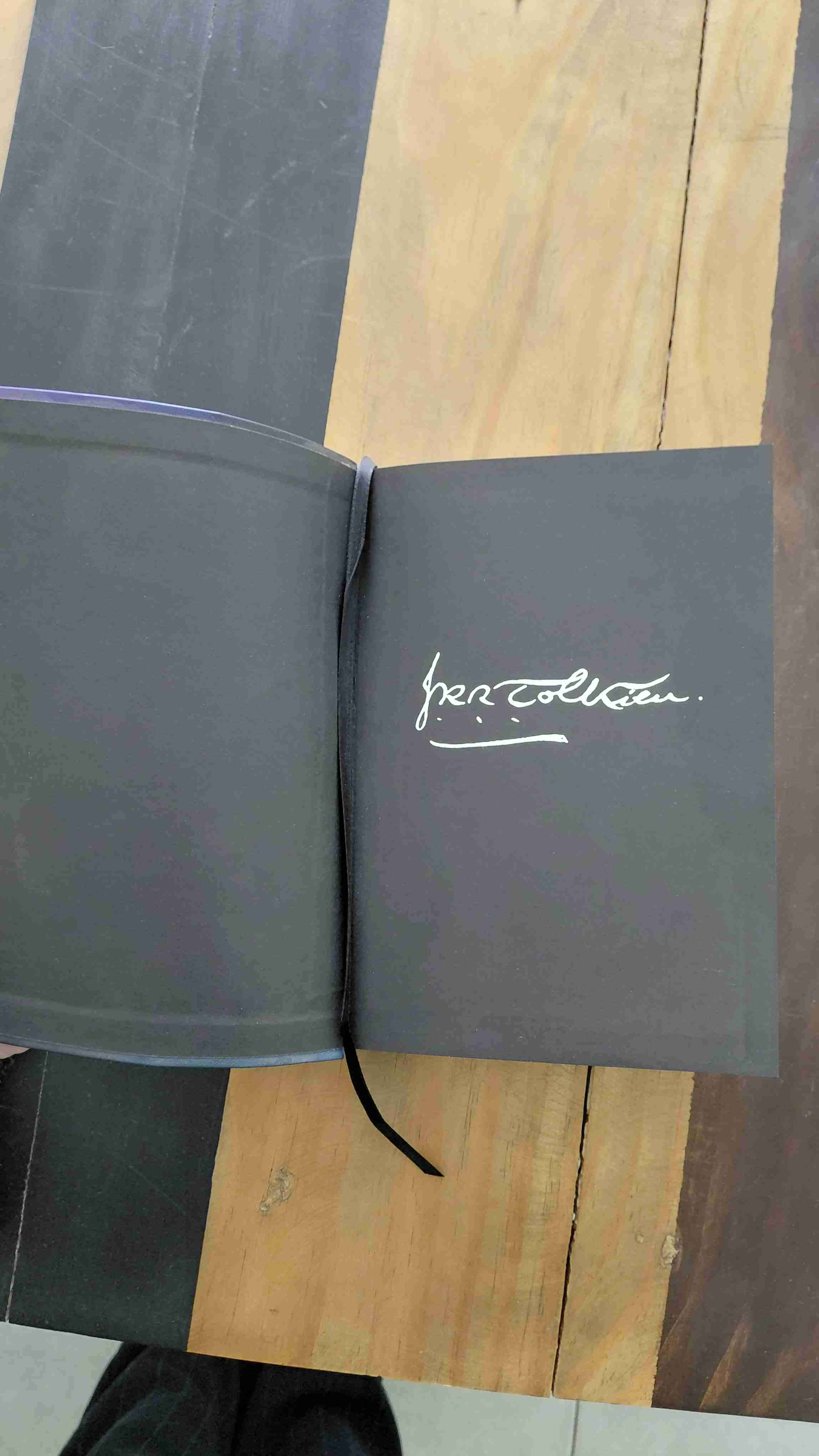 Libro El Hobbit de J.R.R. Tolkien - miniatura 3