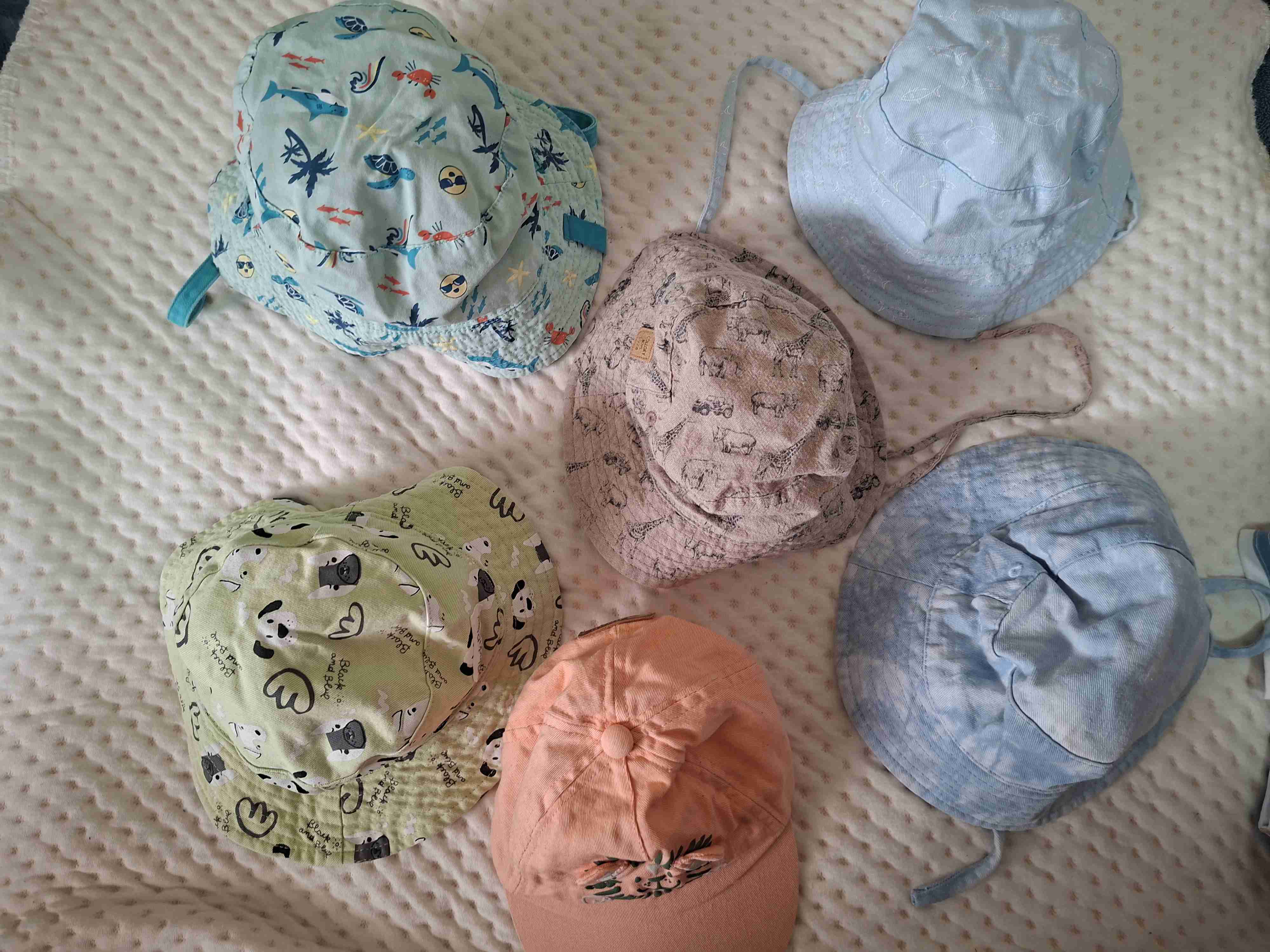 Pack de gorros para bebé estampados