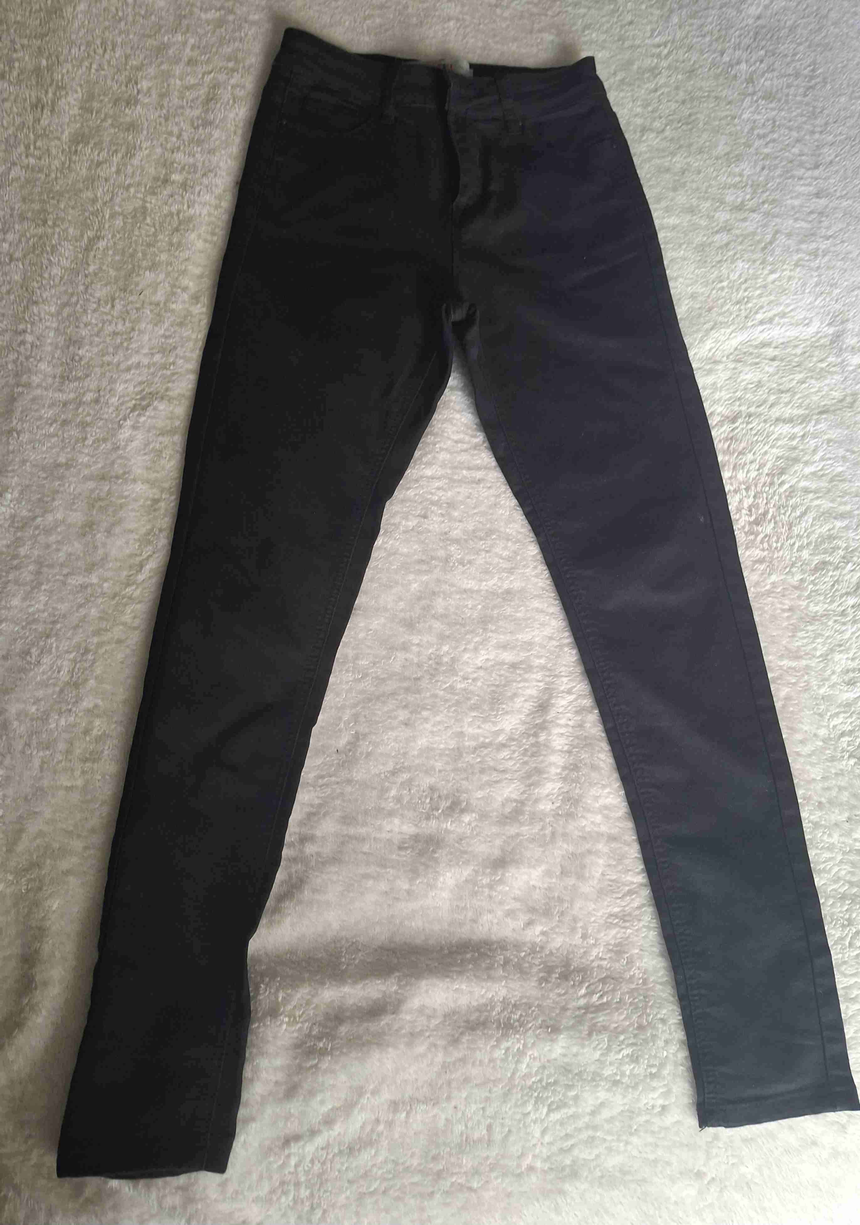 Jeans negros con roturas - miniatura 5