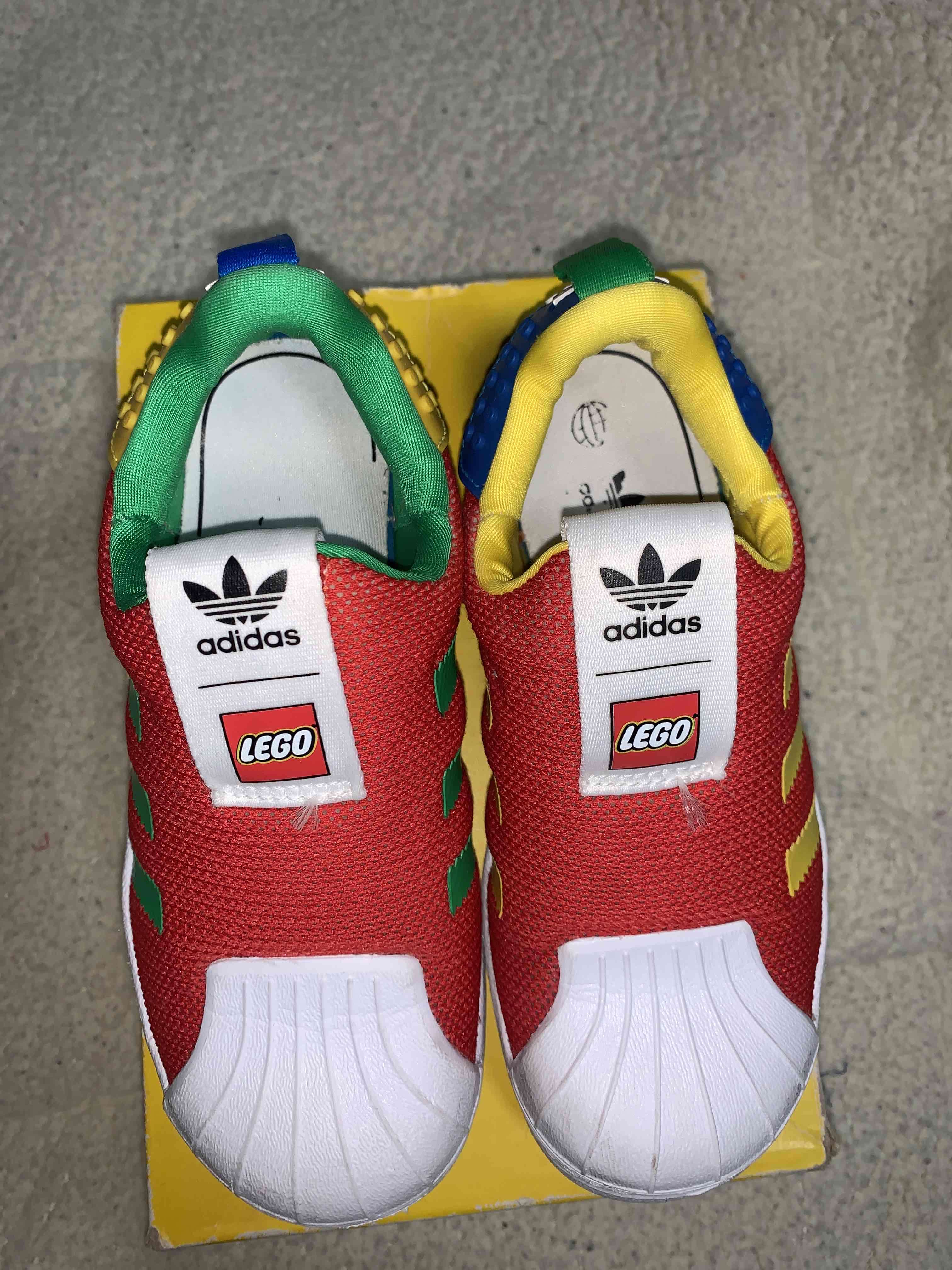 Zapatillas Adidas Lego rojas infantiles - miniatura 2