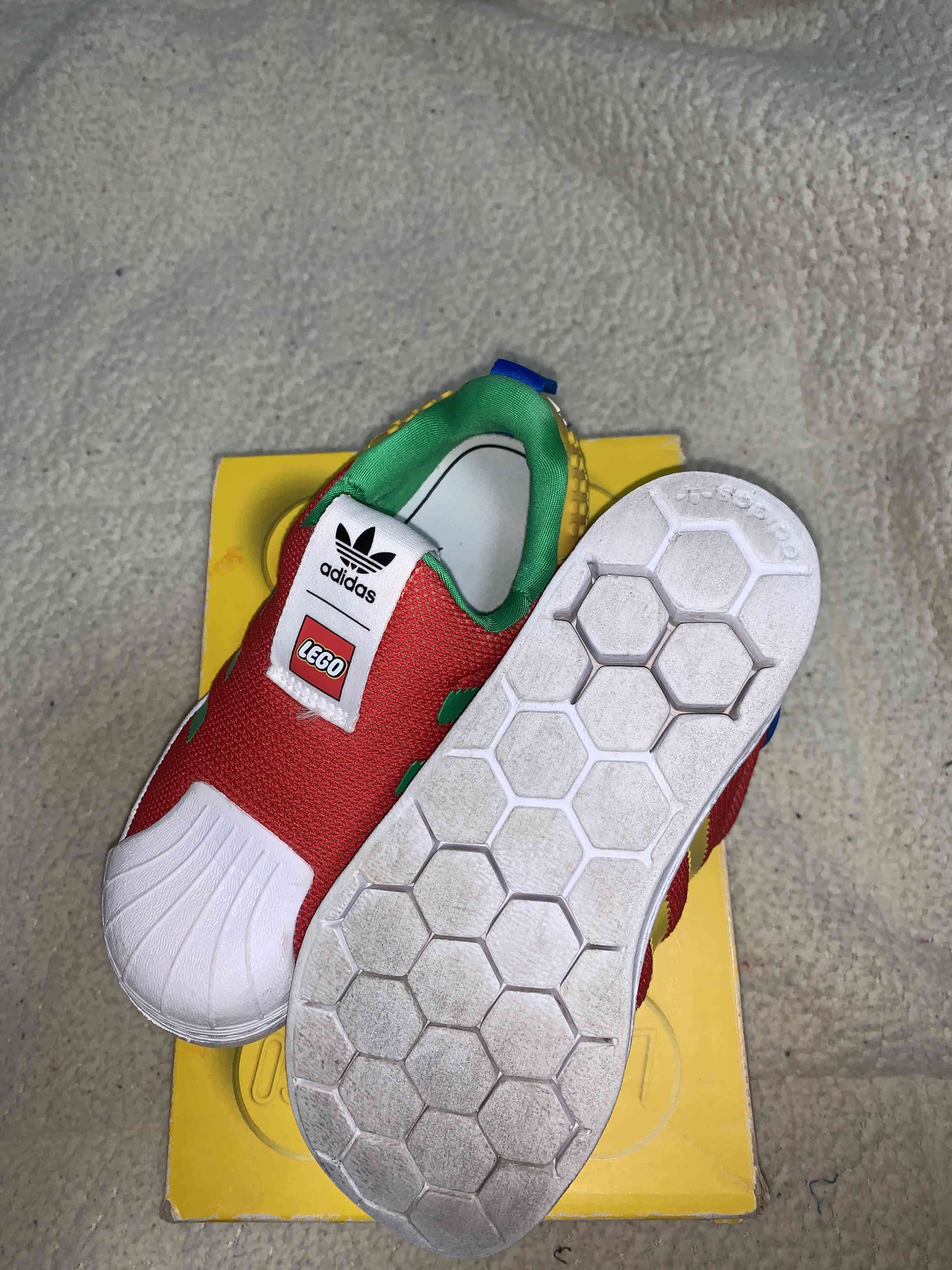 Zapatillas Adidas Lego rojas infantiles - miniatura 3