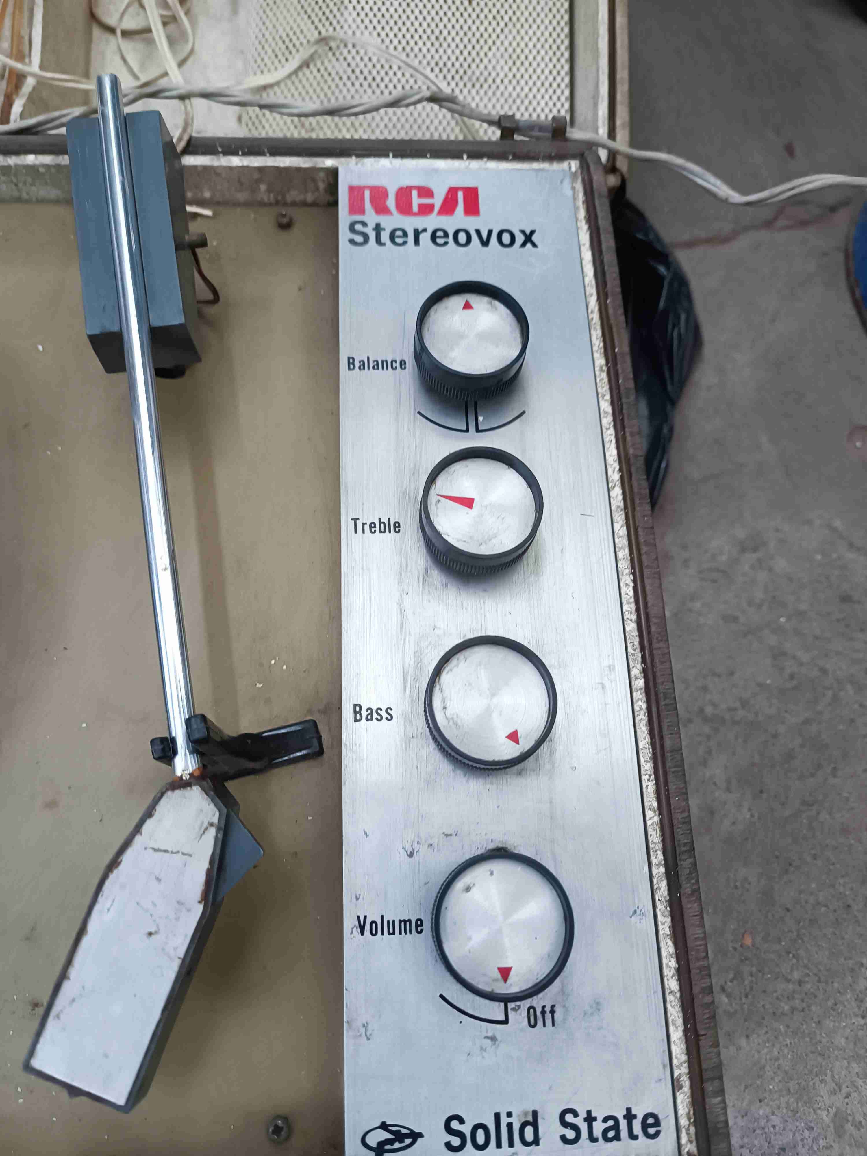 Tocadiscos vintage RCA con altavoces - miniatura 2