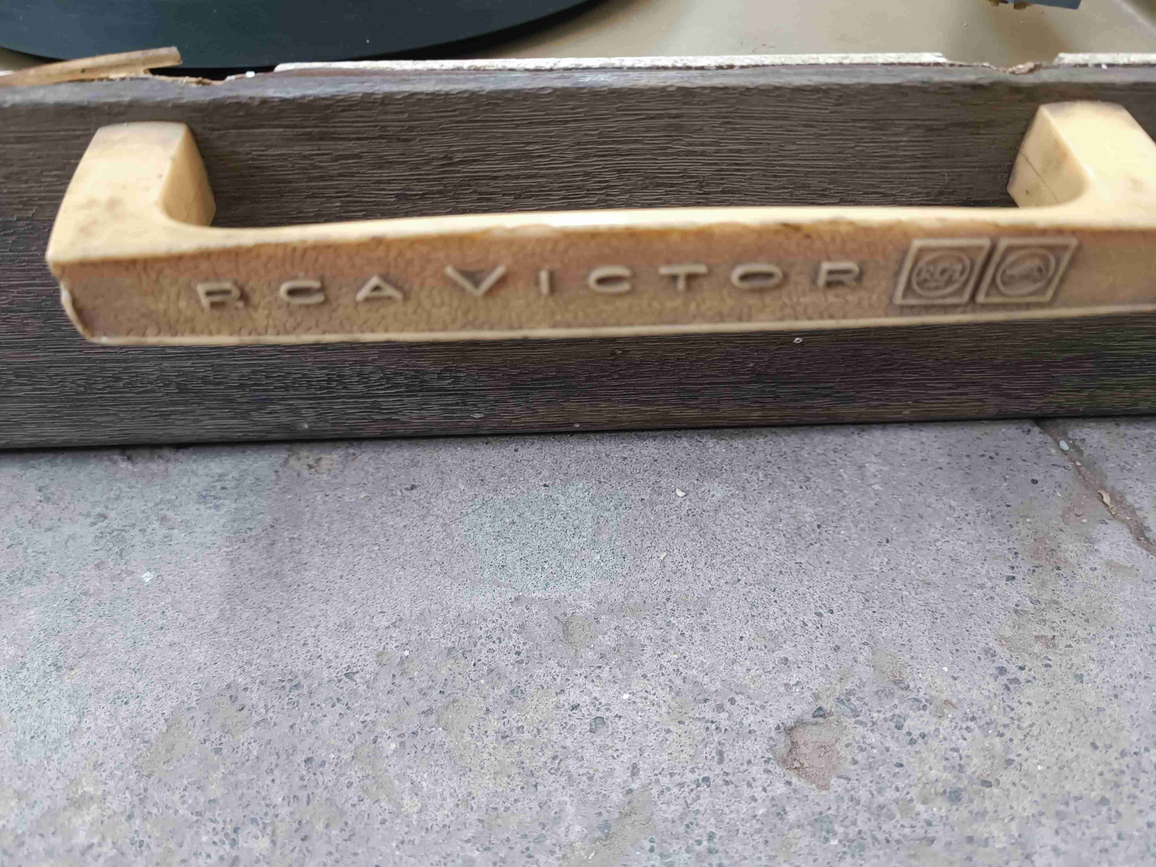 Tocadiscos vintage RCA con altavoces - miniatura 3