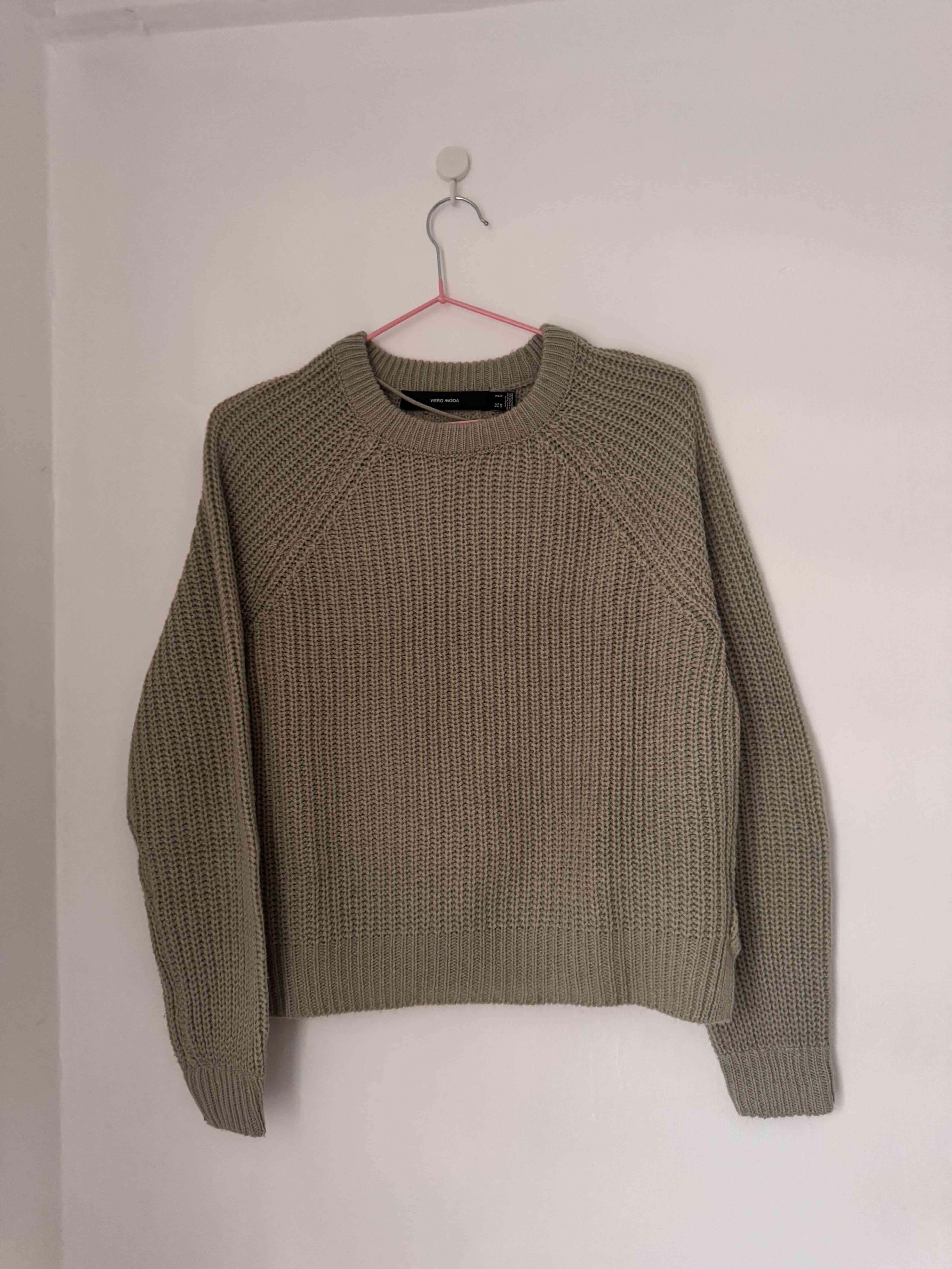 Sweater verde de punto grosor