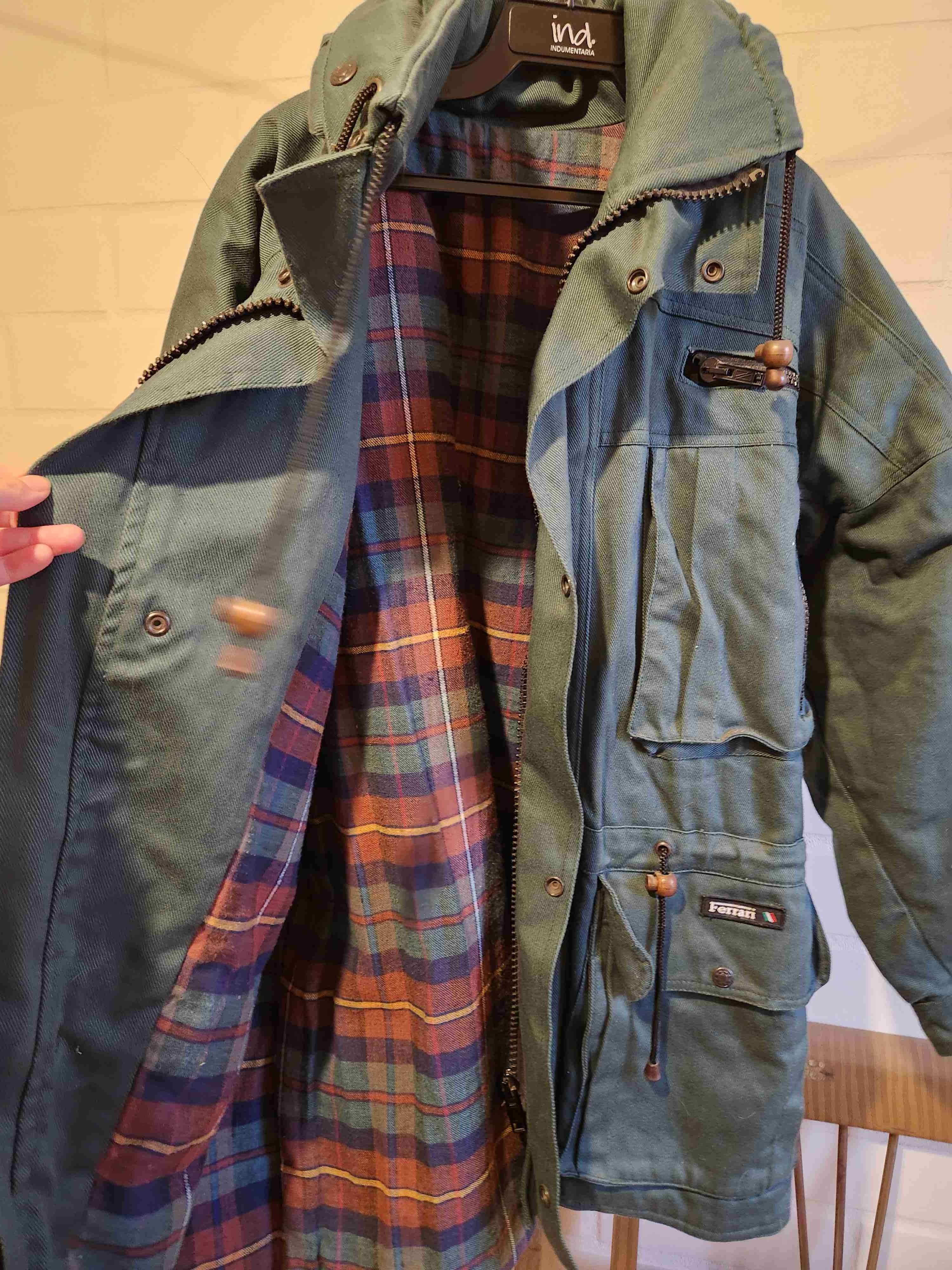 Parka verde con forro a cuadros