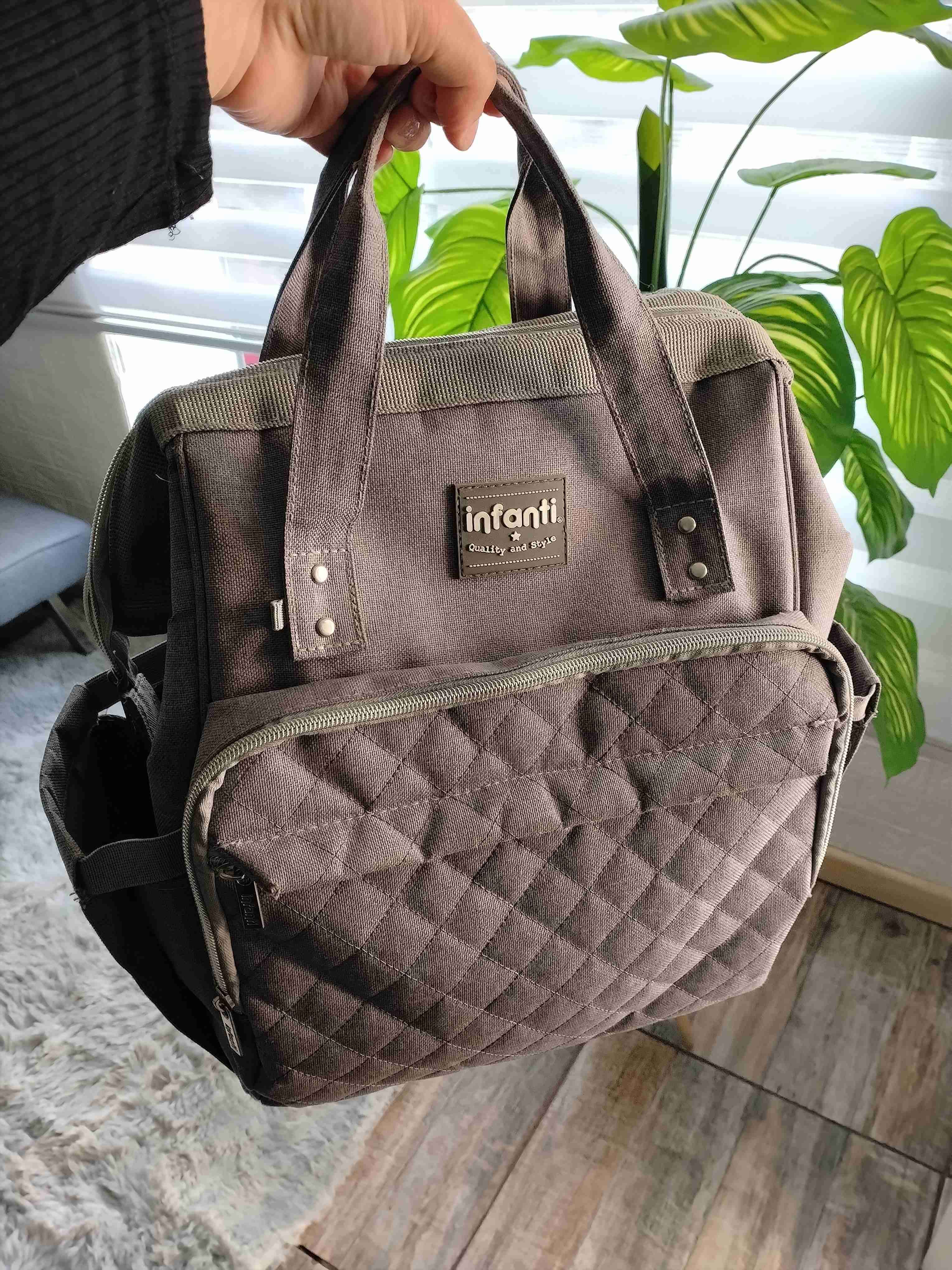 Mochila Infanti gris acolchada pañalera - miniatura 1